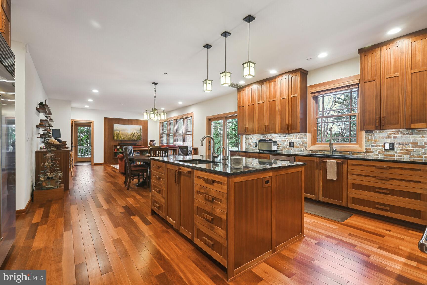 GREENWICH FOREST - Residential