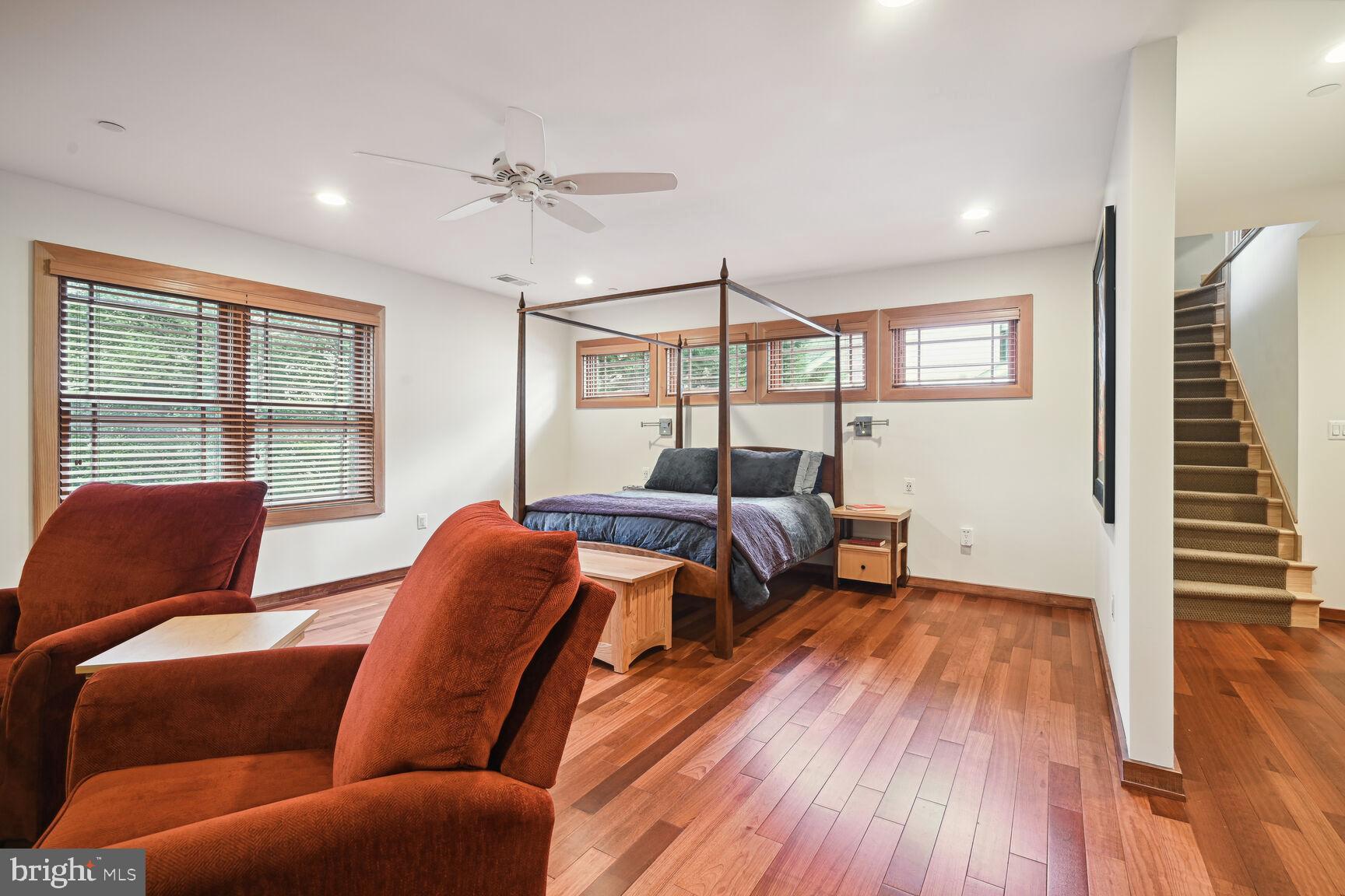 GREENWICH FOREST - Residential