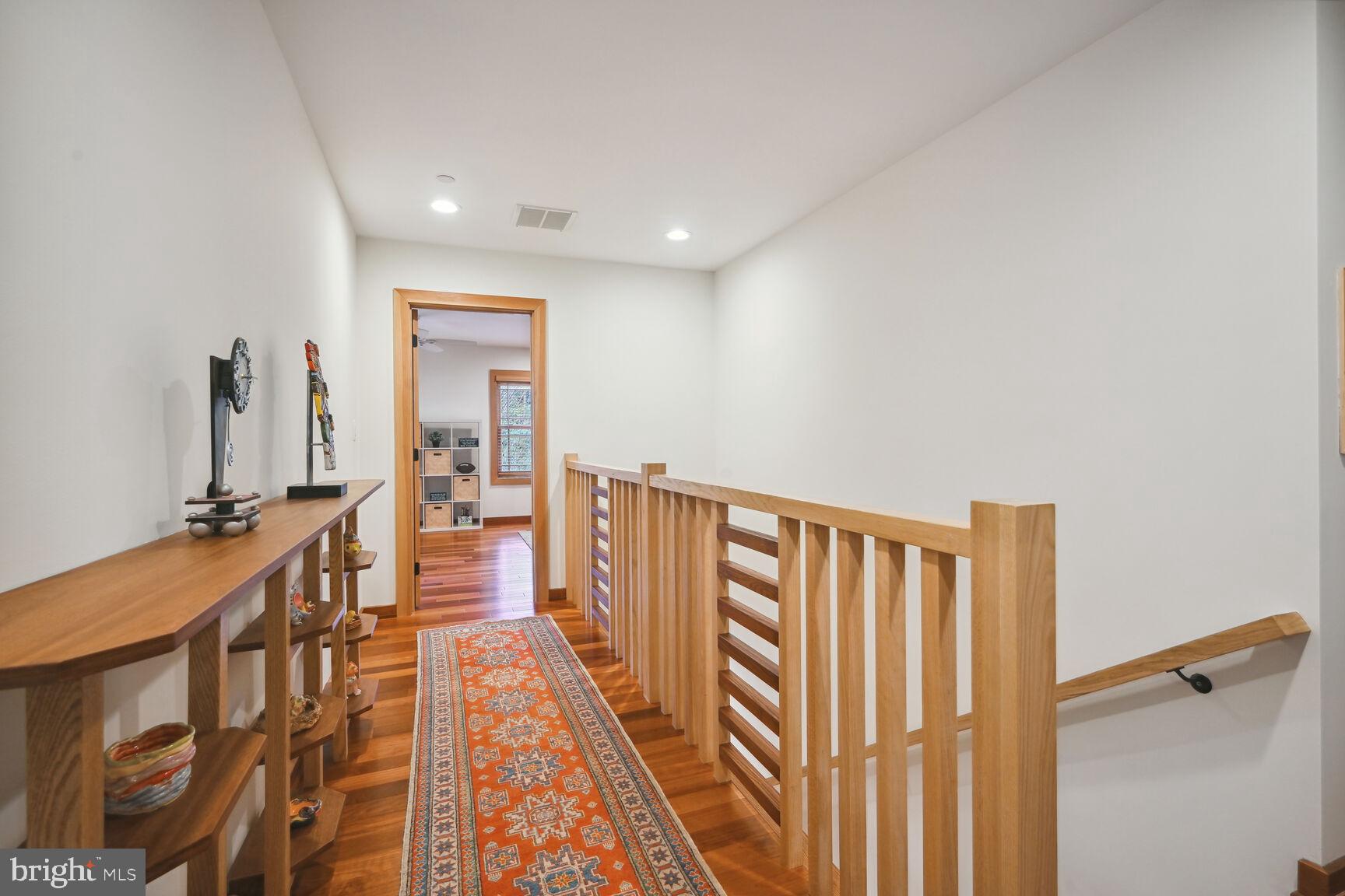 GREENWICH FOREST - Residential