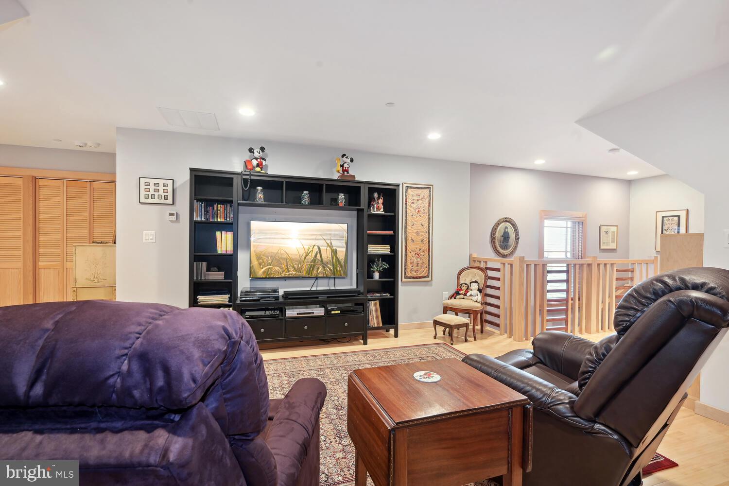 GREENWICH FOREST - Residential