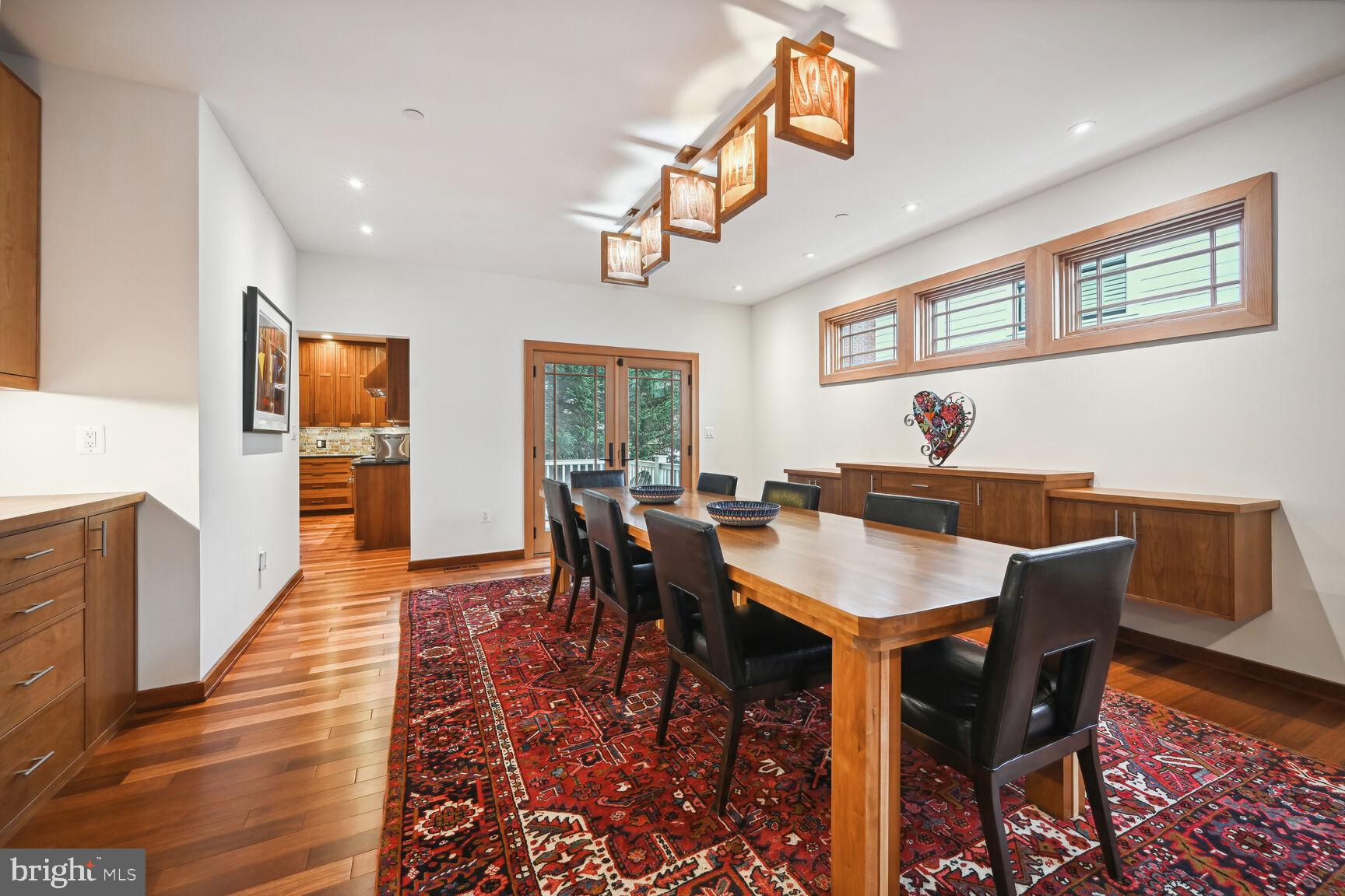 GREENWICH FOREST - Residential