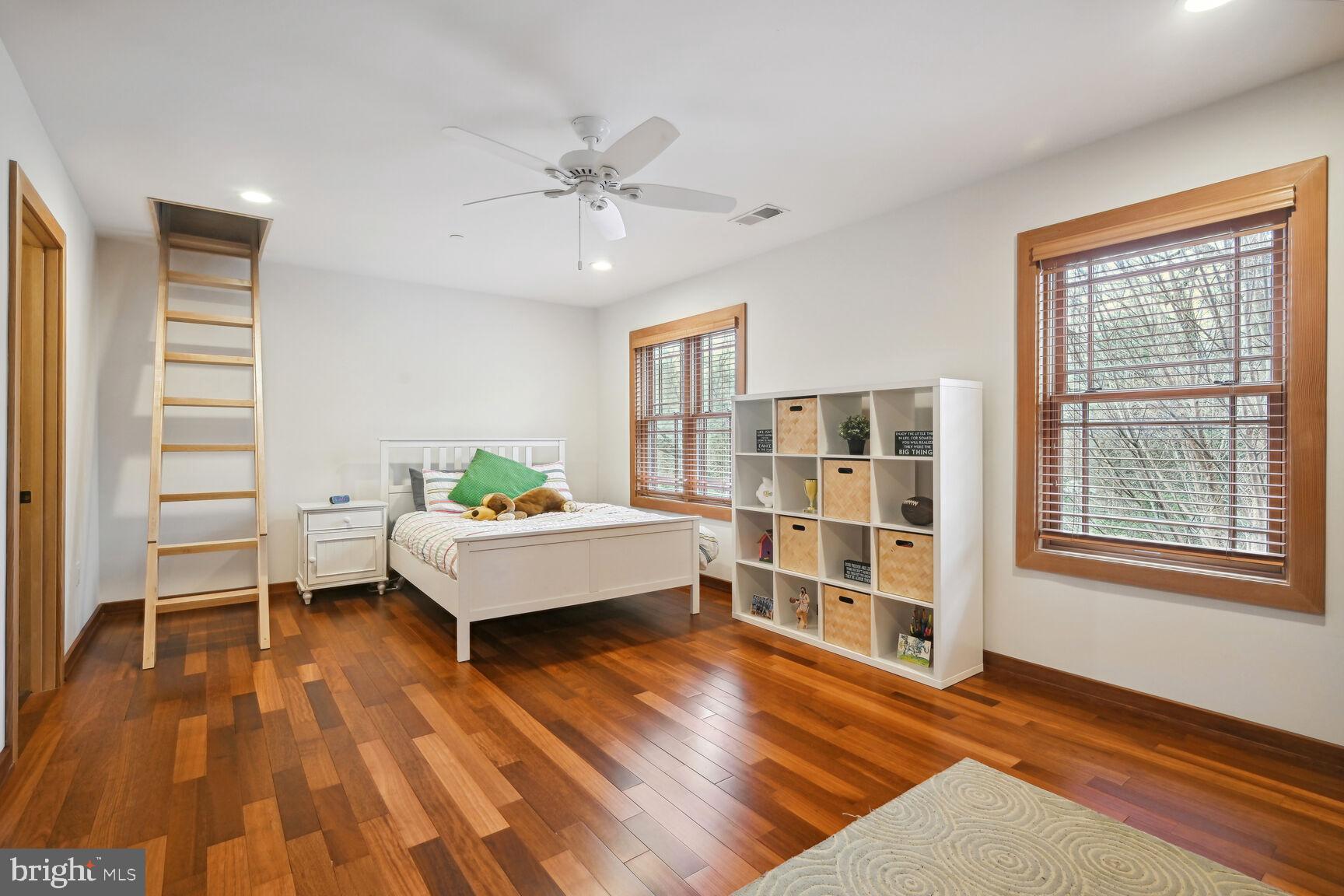 GREENWICH FOREST - Residential