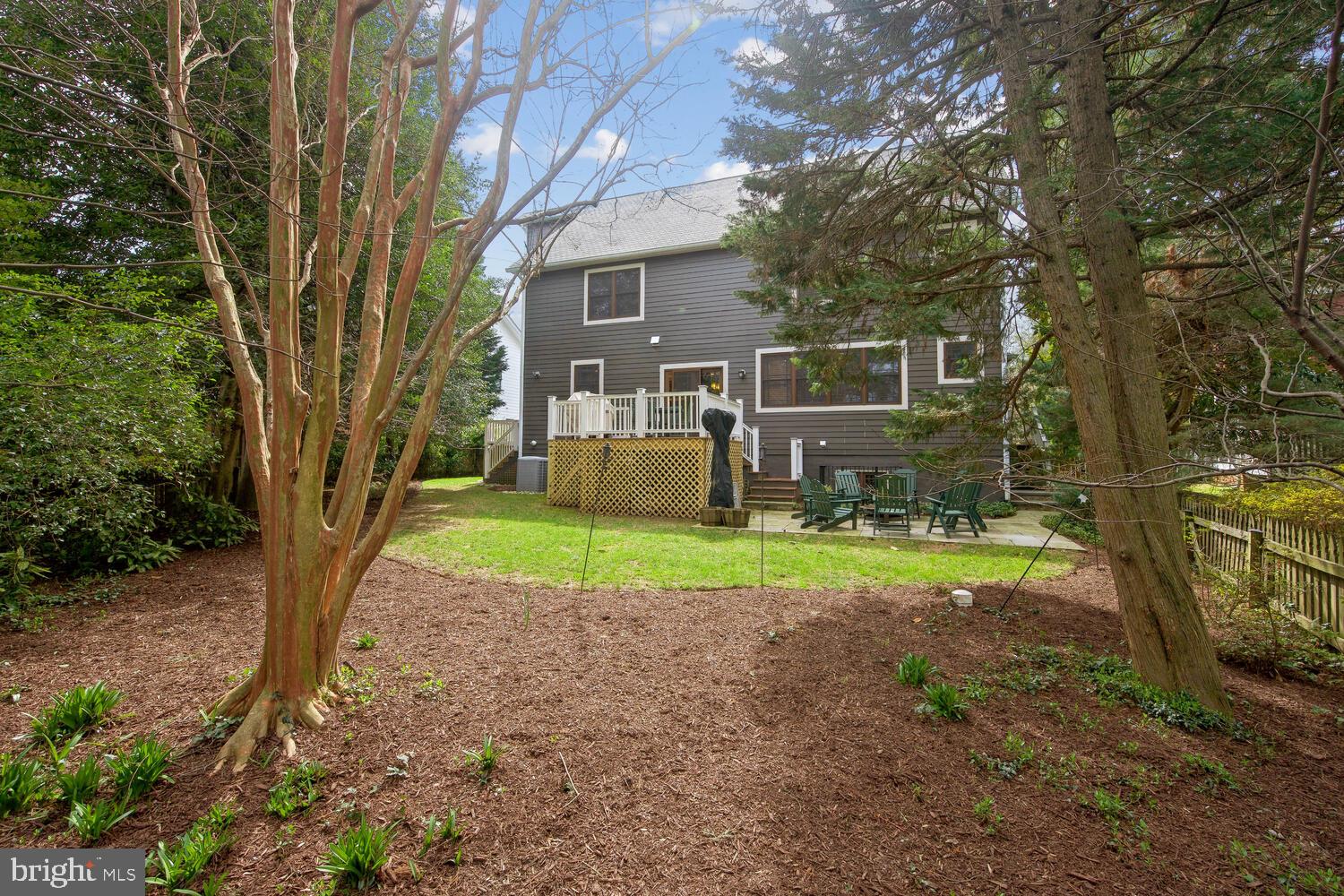 GREENWICH FOREST - Residential