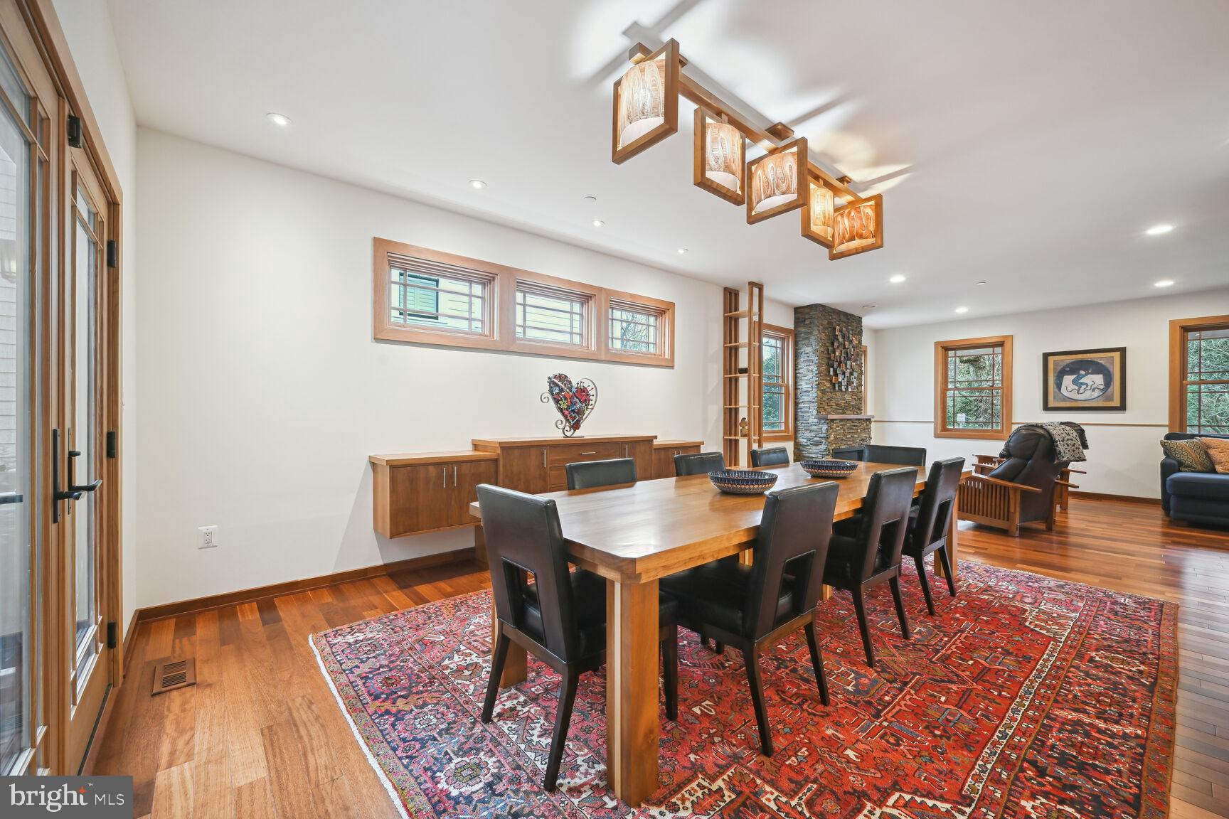 GREENWICH FOREST - Residential