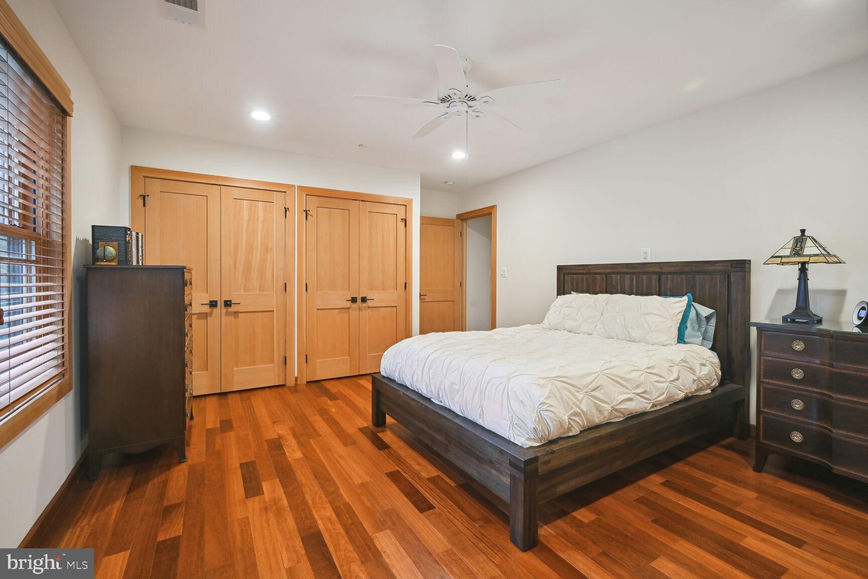 GREENWICH FOREST - Residential