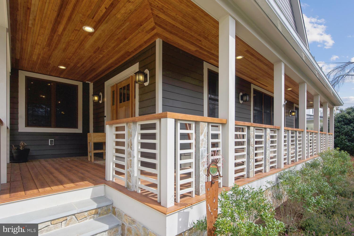 GREENWICH FOREST - Residential