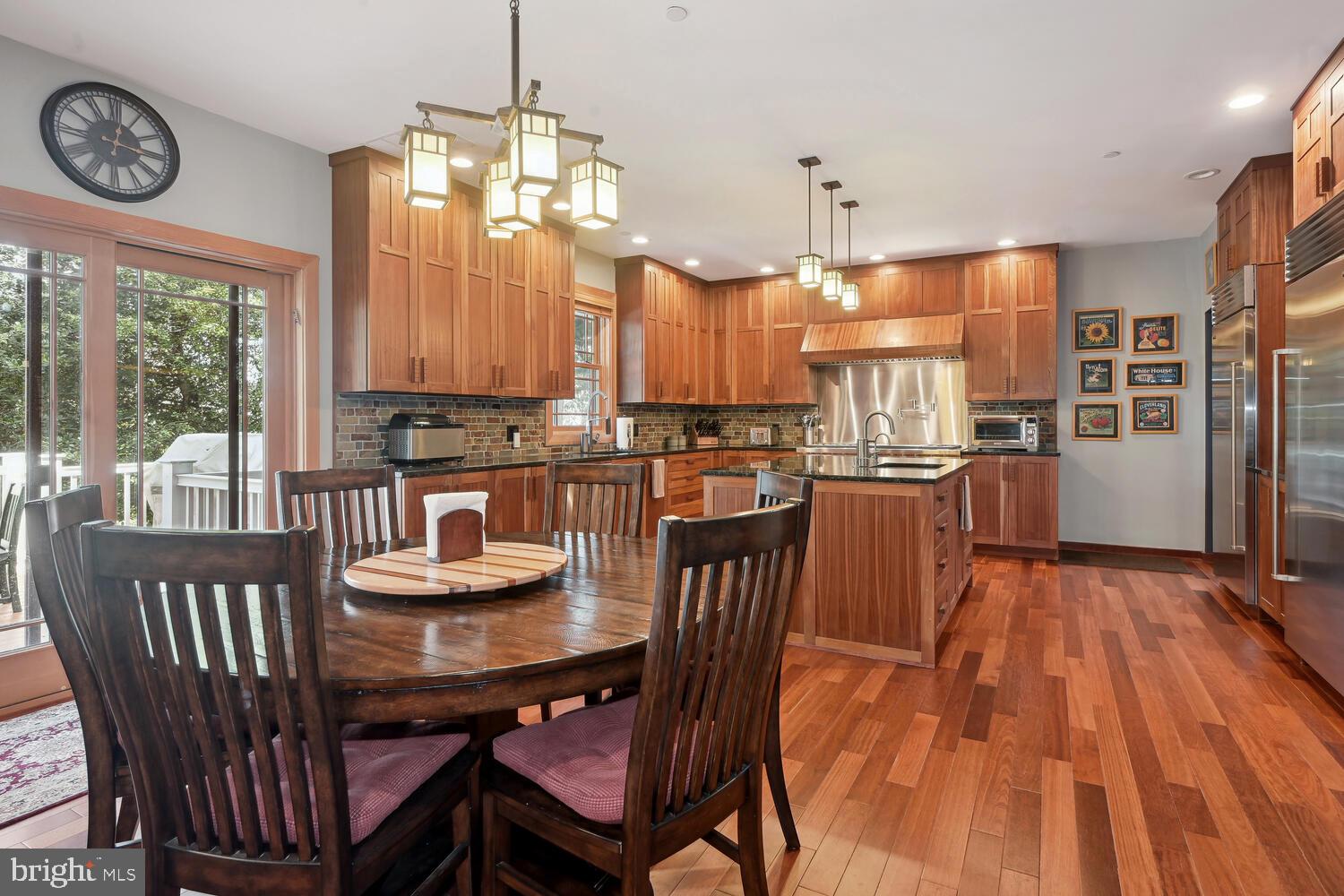 GREENWICH FOREST - Residential