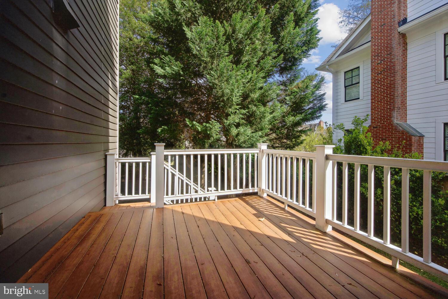 GREENWICH FOREST - Residential