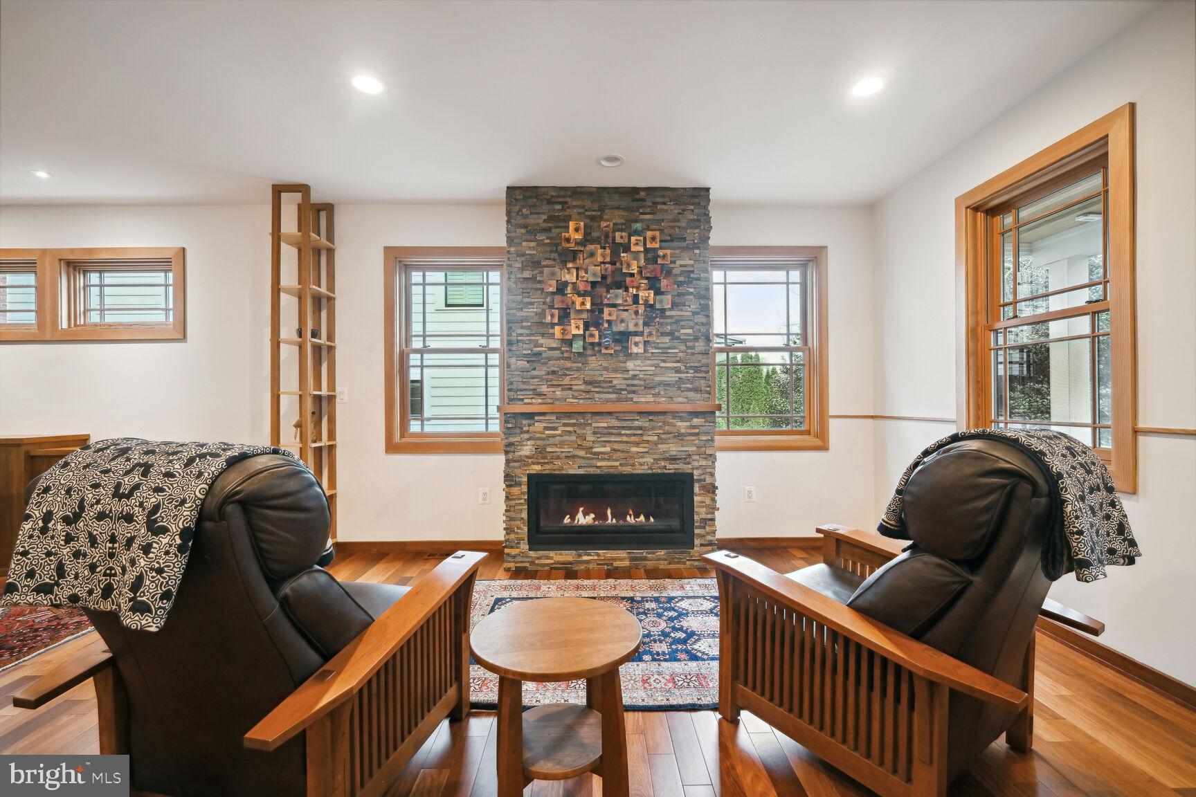 GREENWICH FOREST - Residential