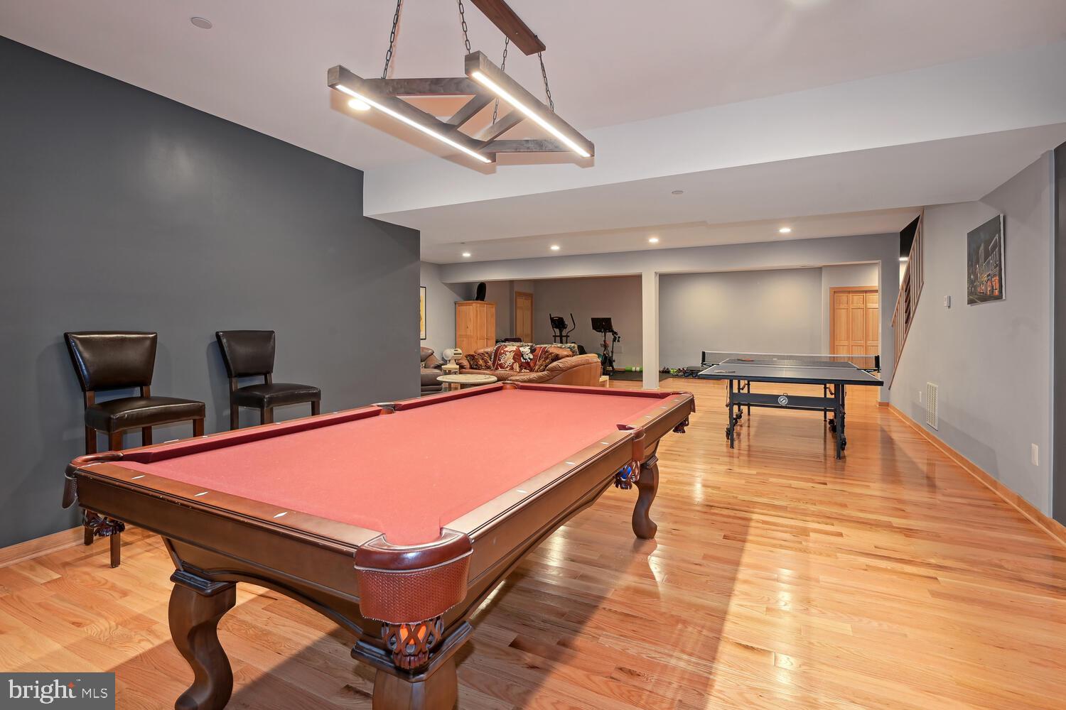 GREENWICH FOREST - Residential