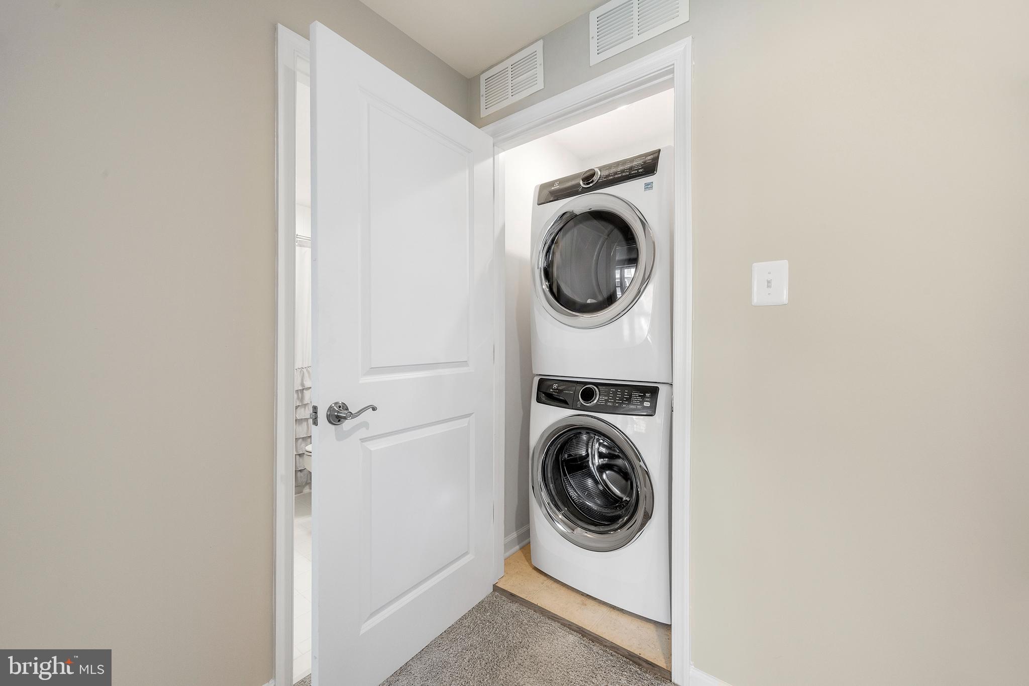 PARKSIDE AT WESTPHALIA - Residential