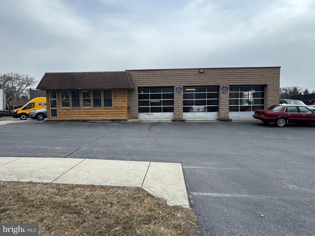 Photo of 309 S 7th Street, AKRON, PA 17501 (MLS # PALA2067014)