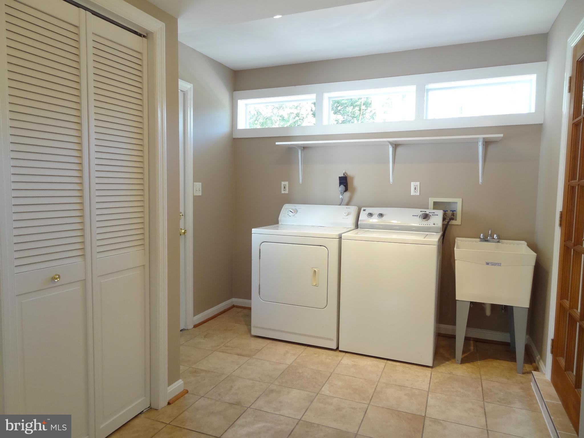 RAYMONDALE - Residential