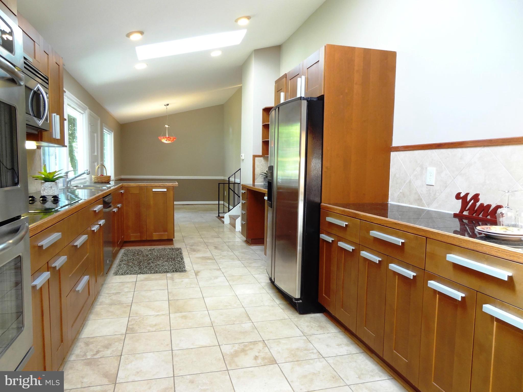 RAYMONDALE - Residential