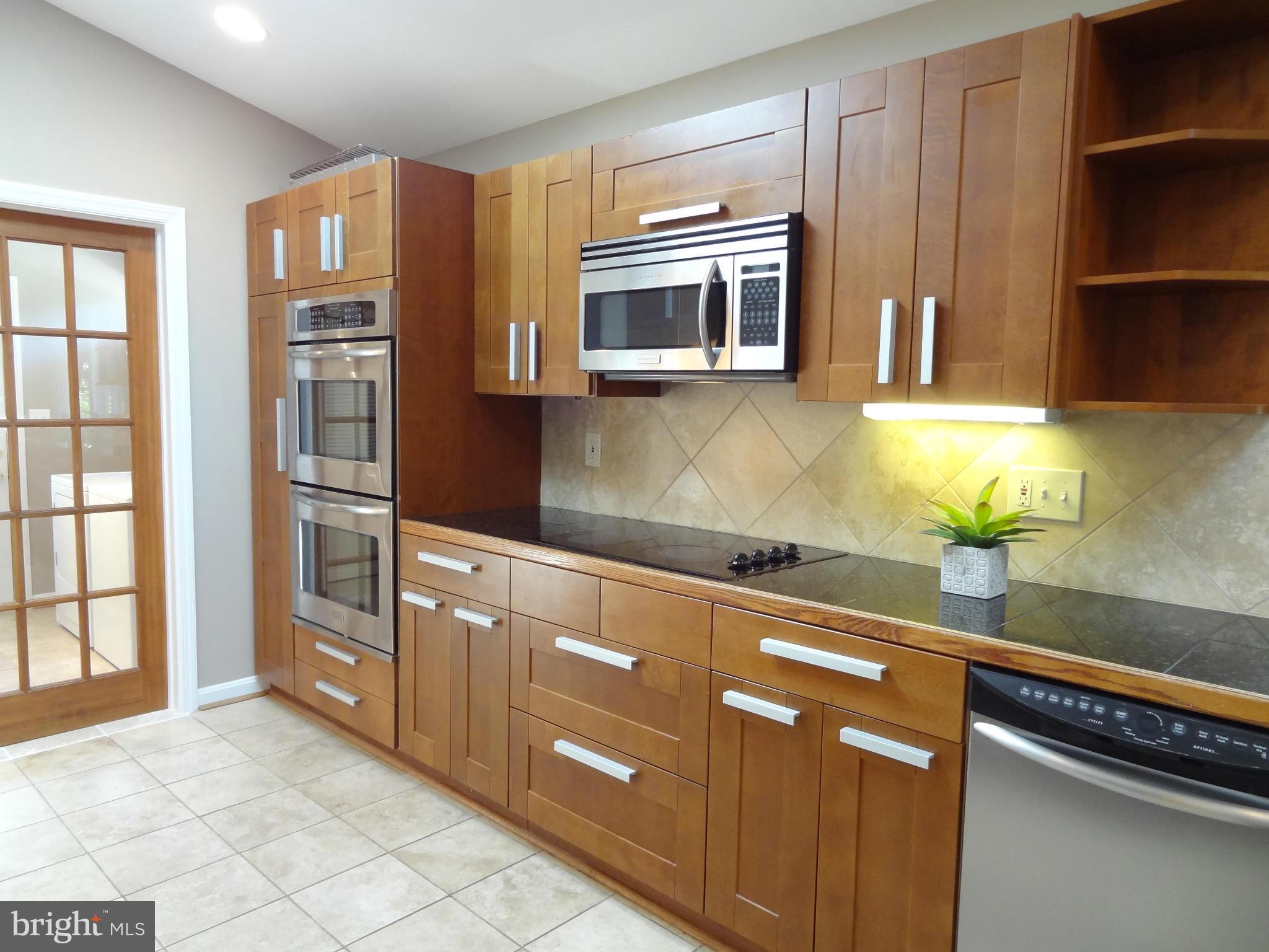 RAYMONDALE - Residential