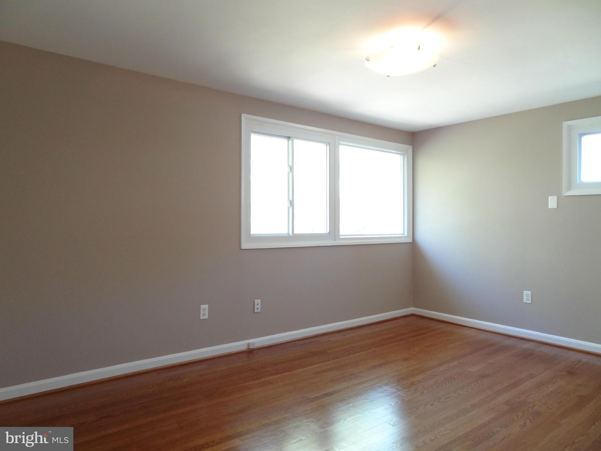 RAYMONDALE - Residential