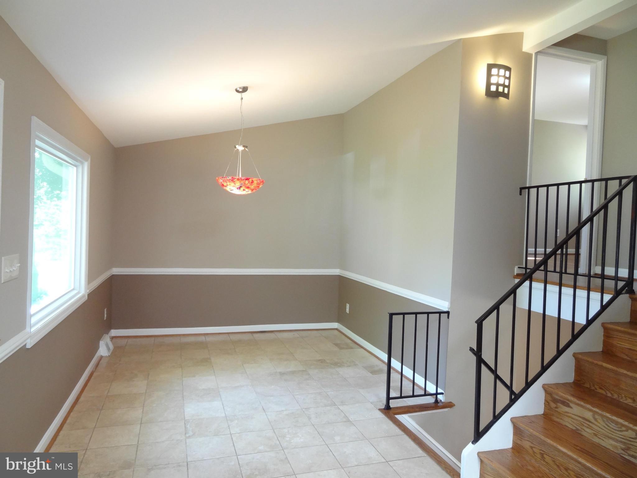 RAYMONDALE - Residential