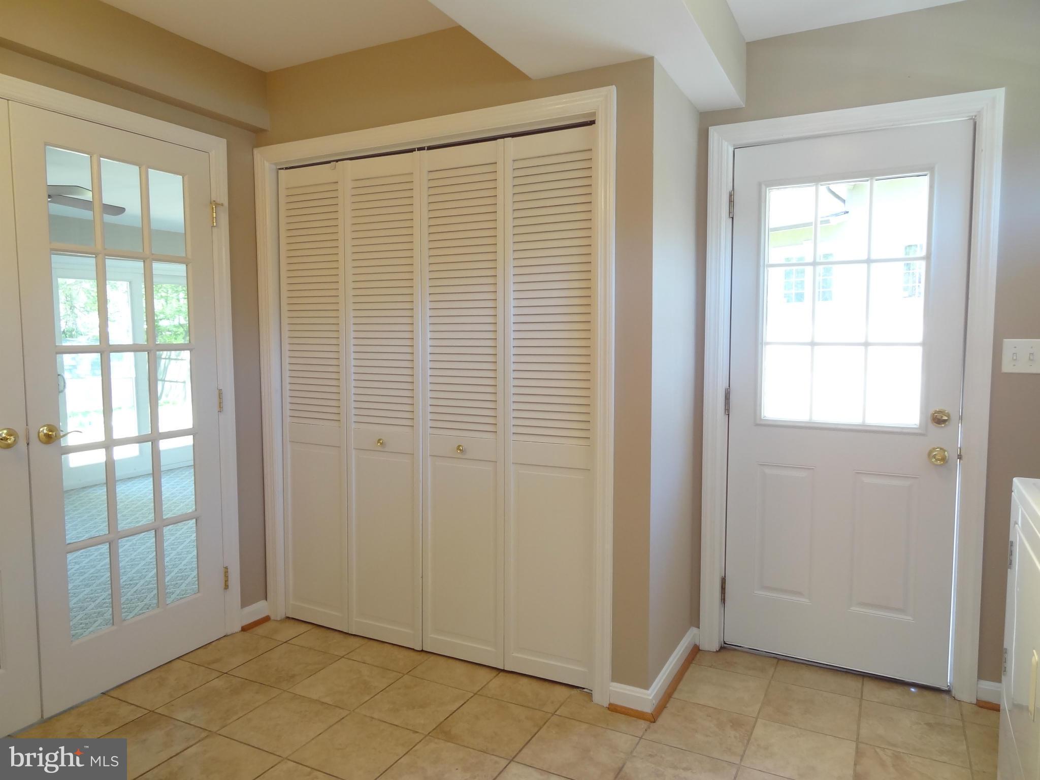 RAYMONDALE - Residential