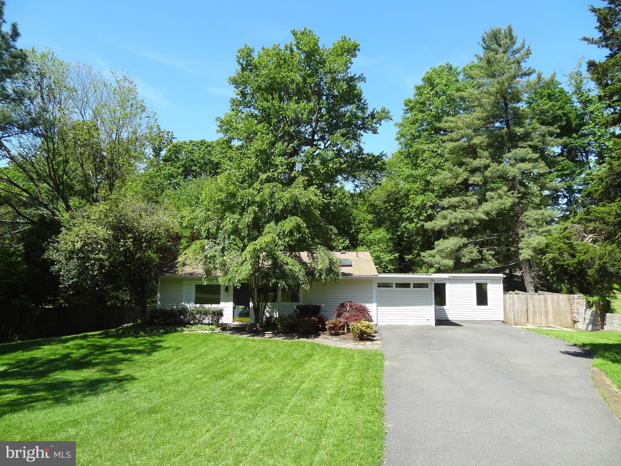 RAYMONDALE - Residential