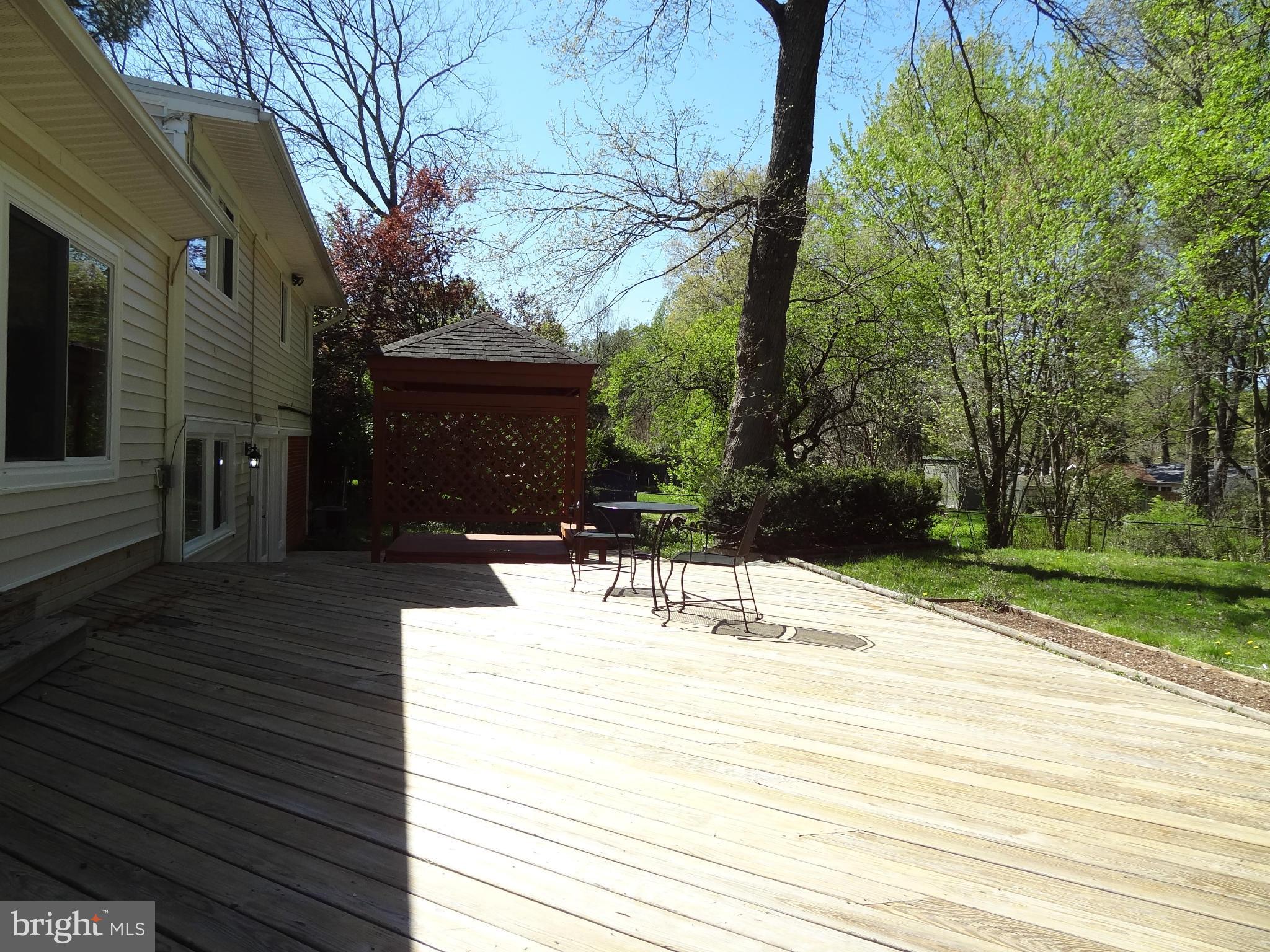 RAYMONDALE - Residential