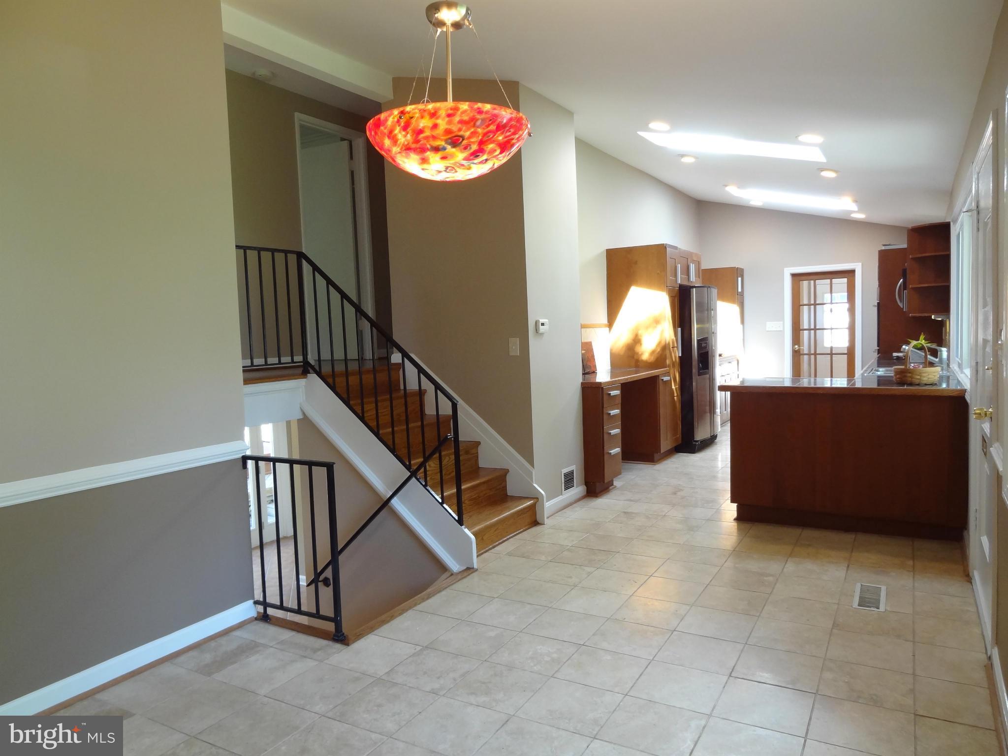 RAYMONDALE - Residential