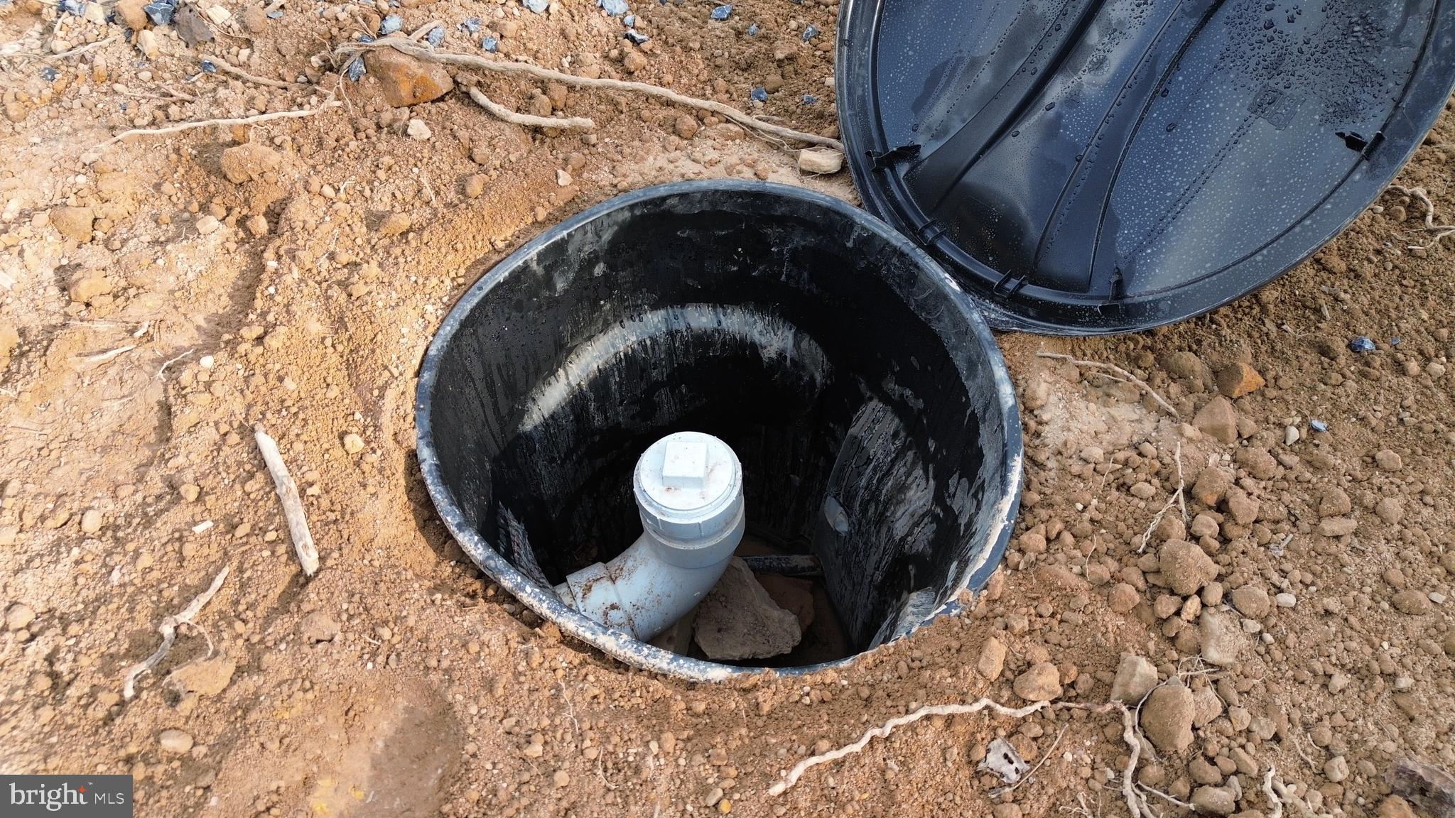 HIGHLAND HILLS - Land