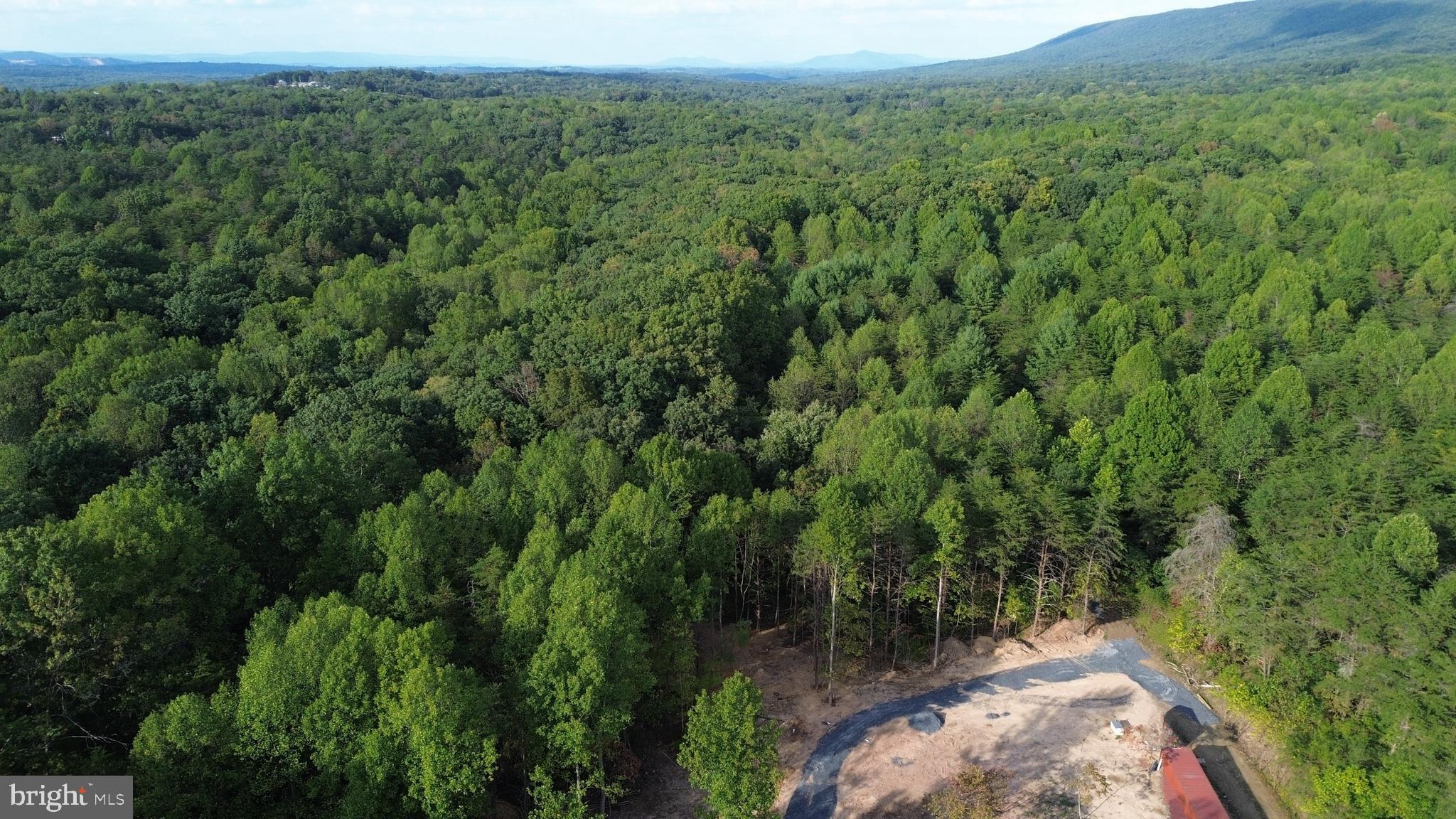 HIGHLAND HILLS - Land