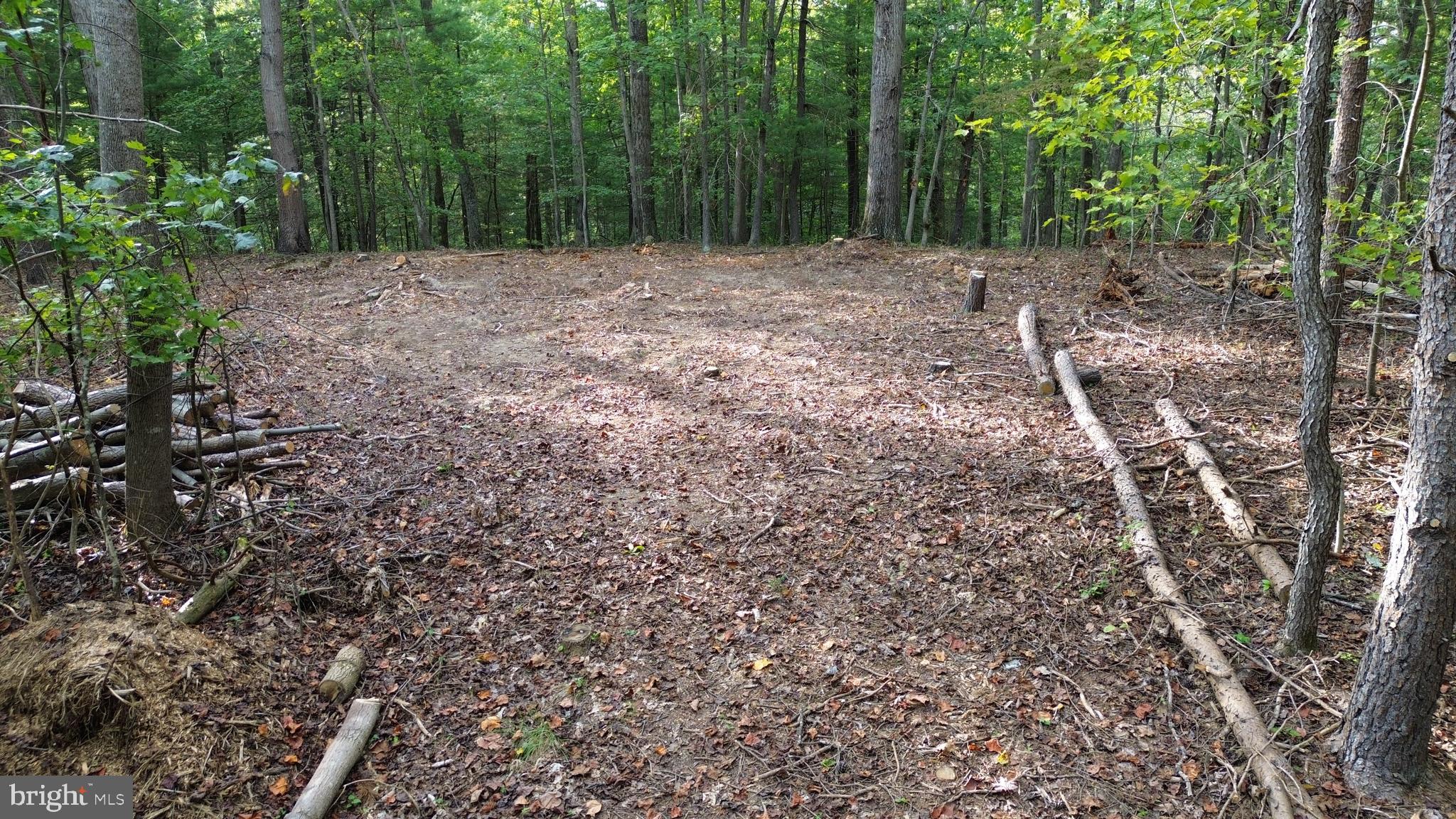 HIGHLAND HILLS - Land