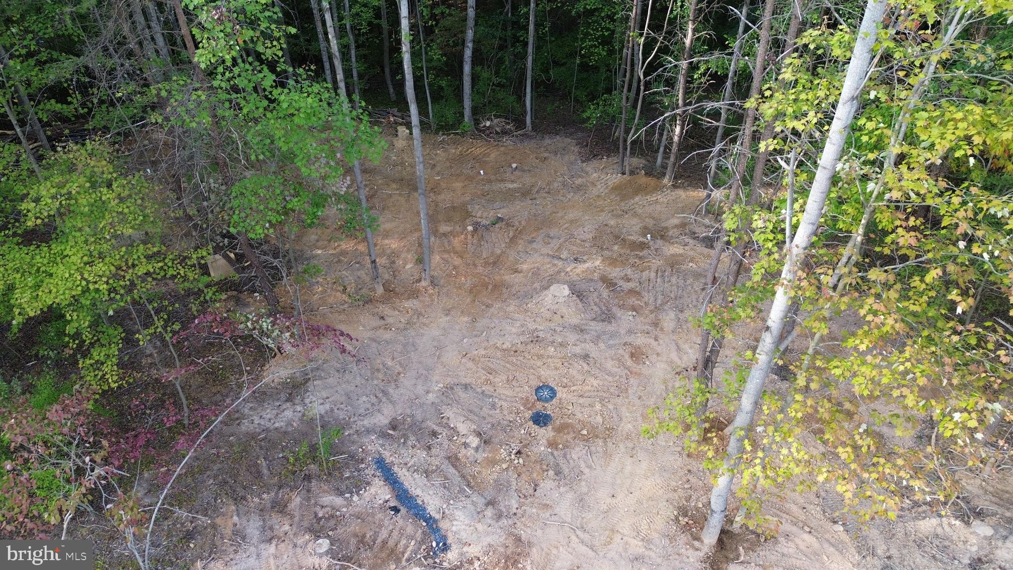 HIGHLAND HILLS - Land