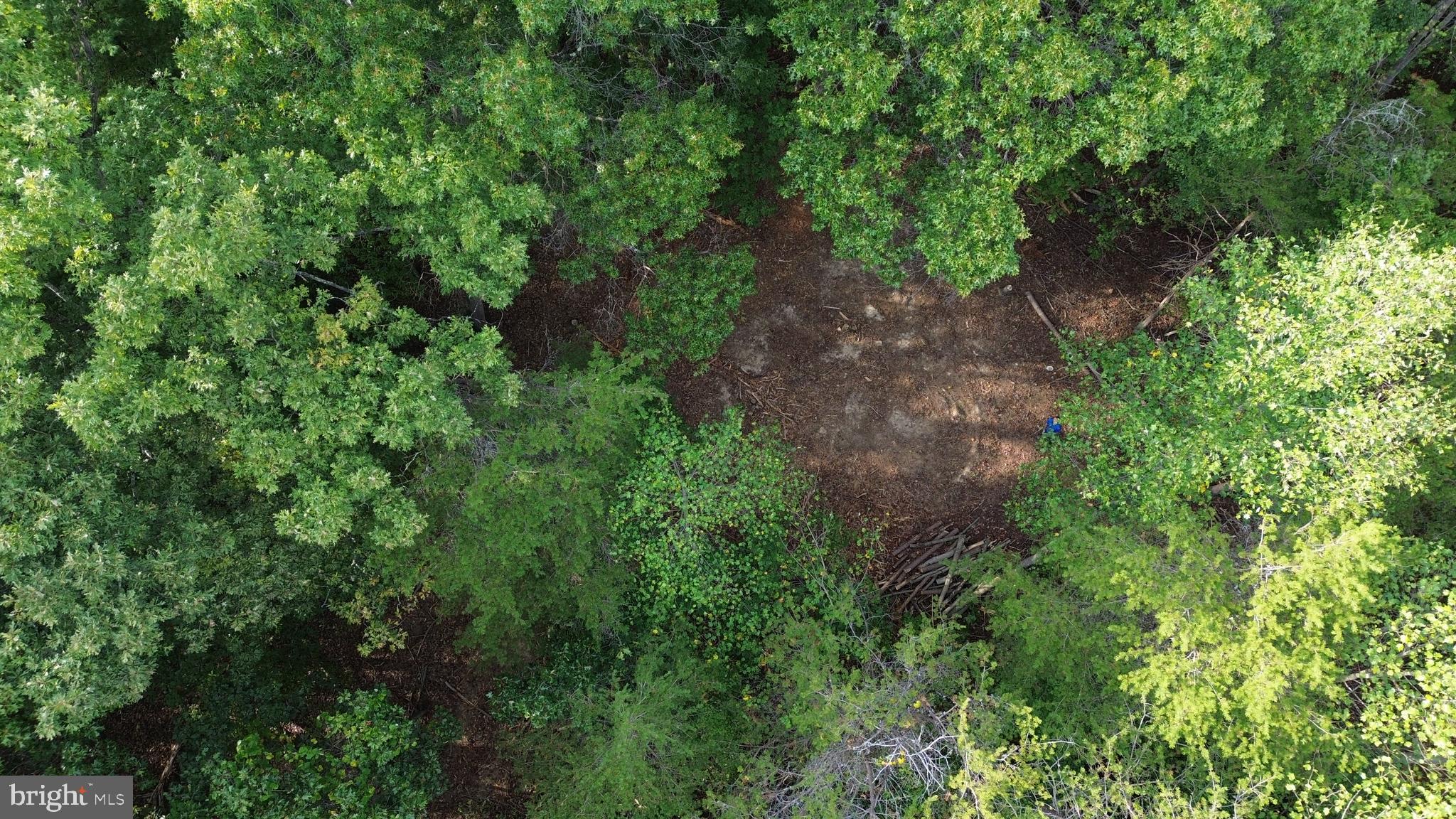 HIGHLAND HILLS - Land