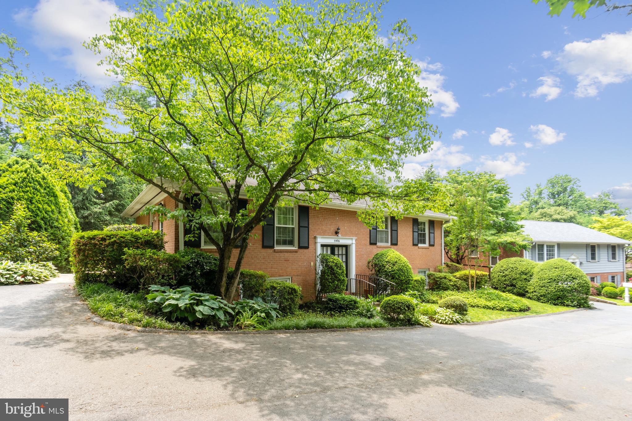 WOODACRES - Residential Lease