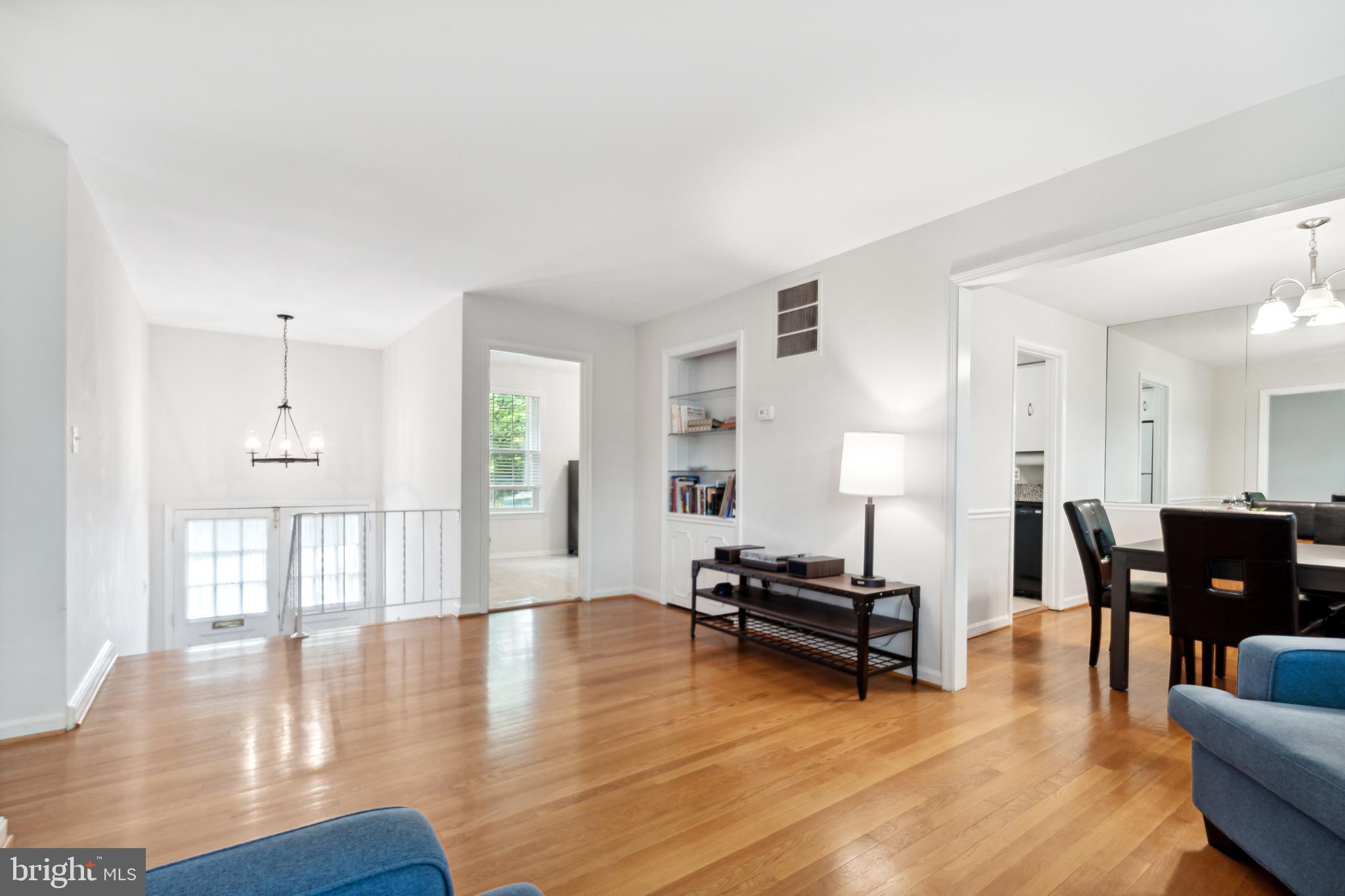 WOODACRES - Residential Lease