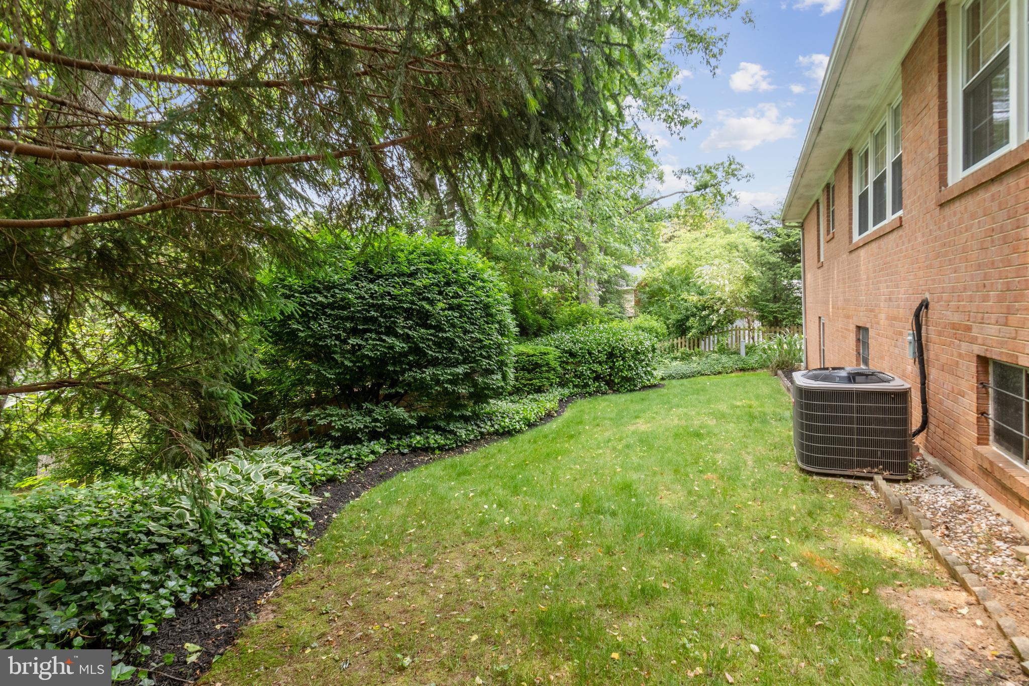 WOODACRES - Residential Lease