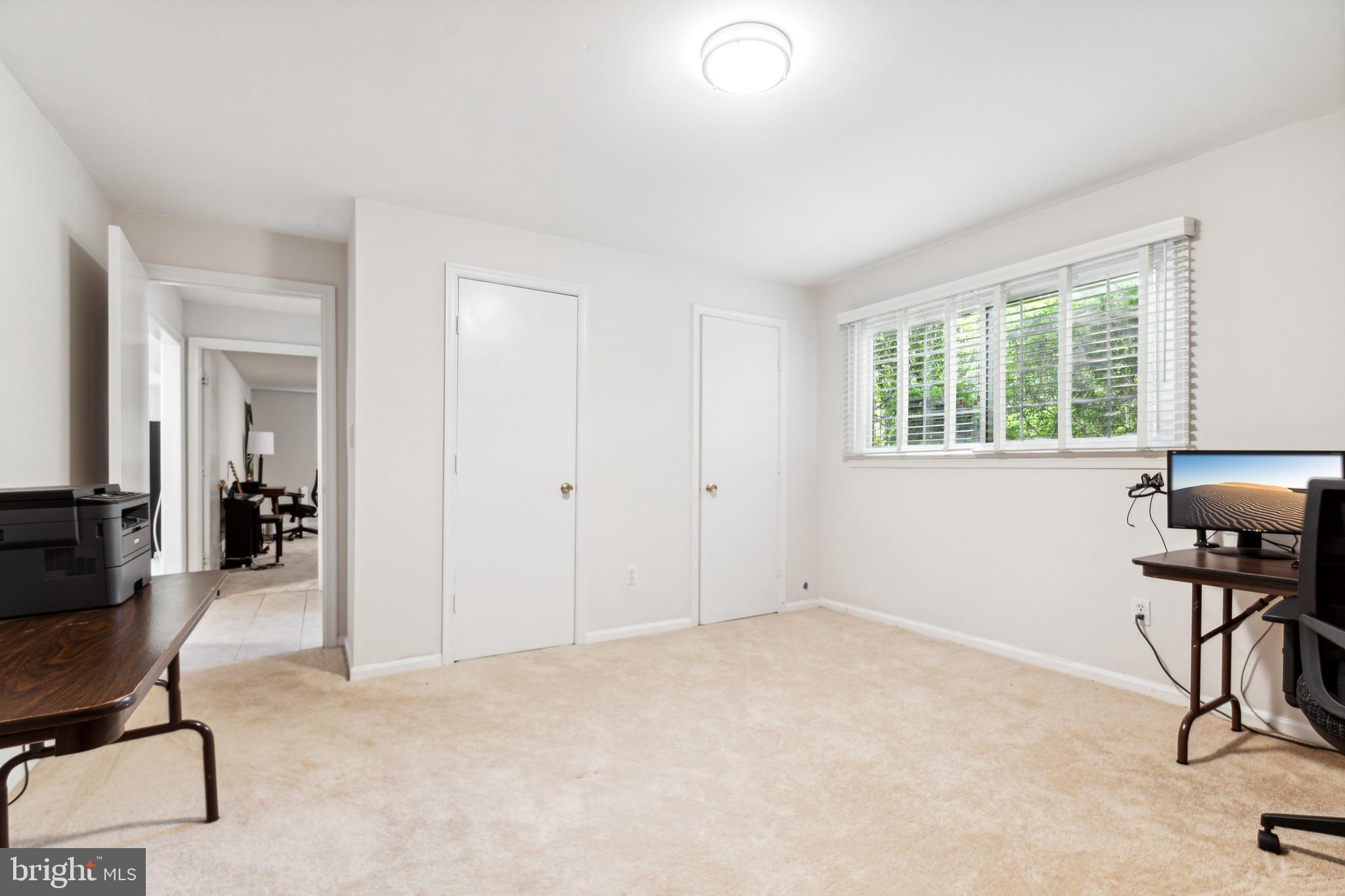 WOODACRES - Residential Lease