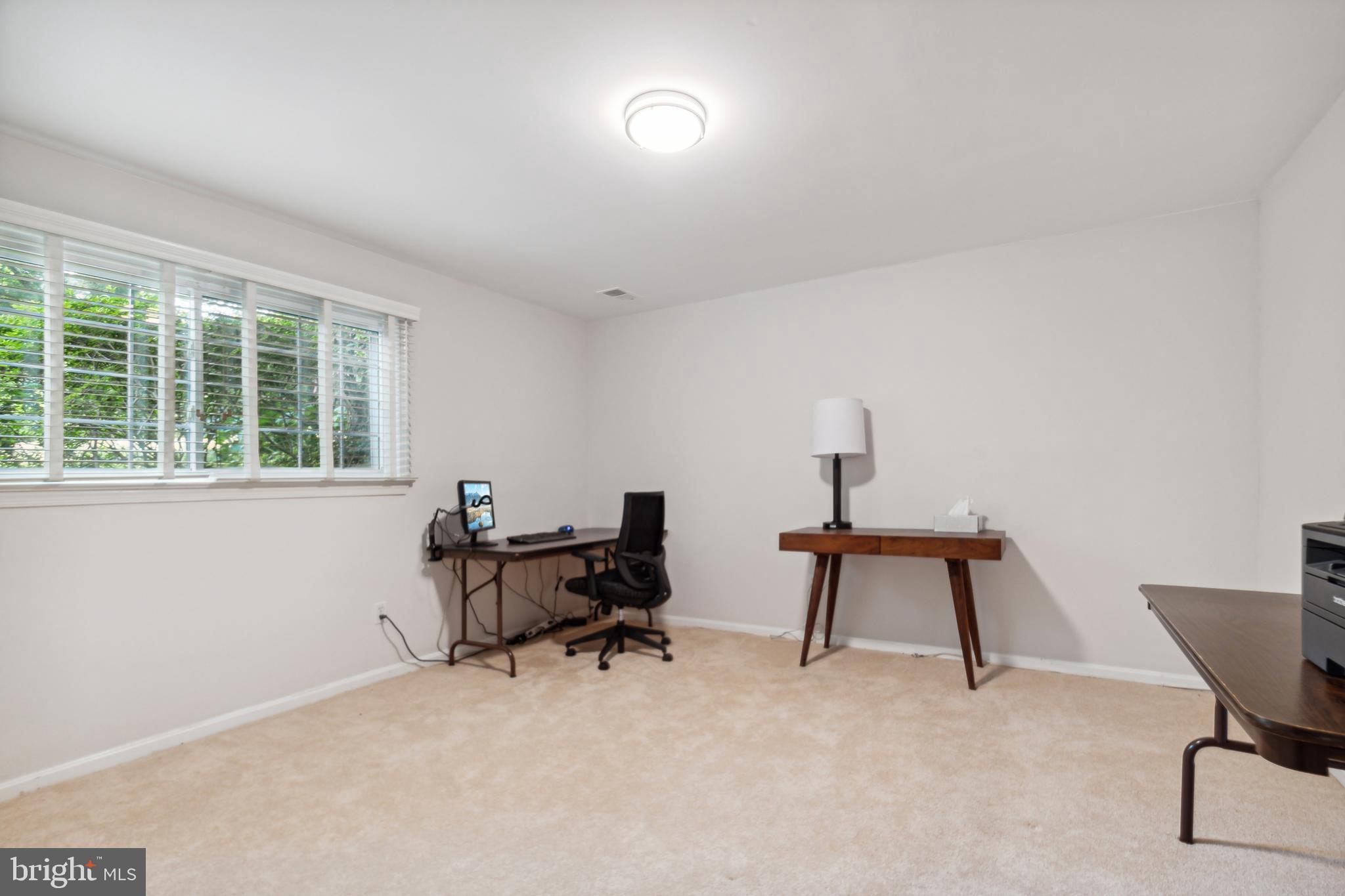 WOODACRES - Residential Lease