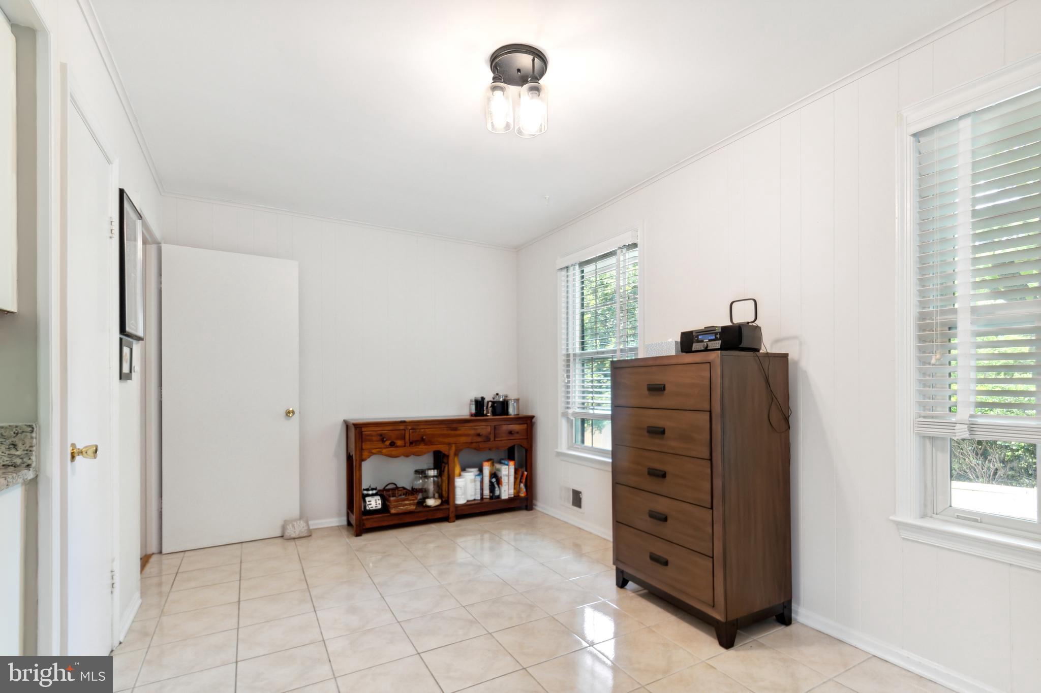 WOODACRES - Residential Lease