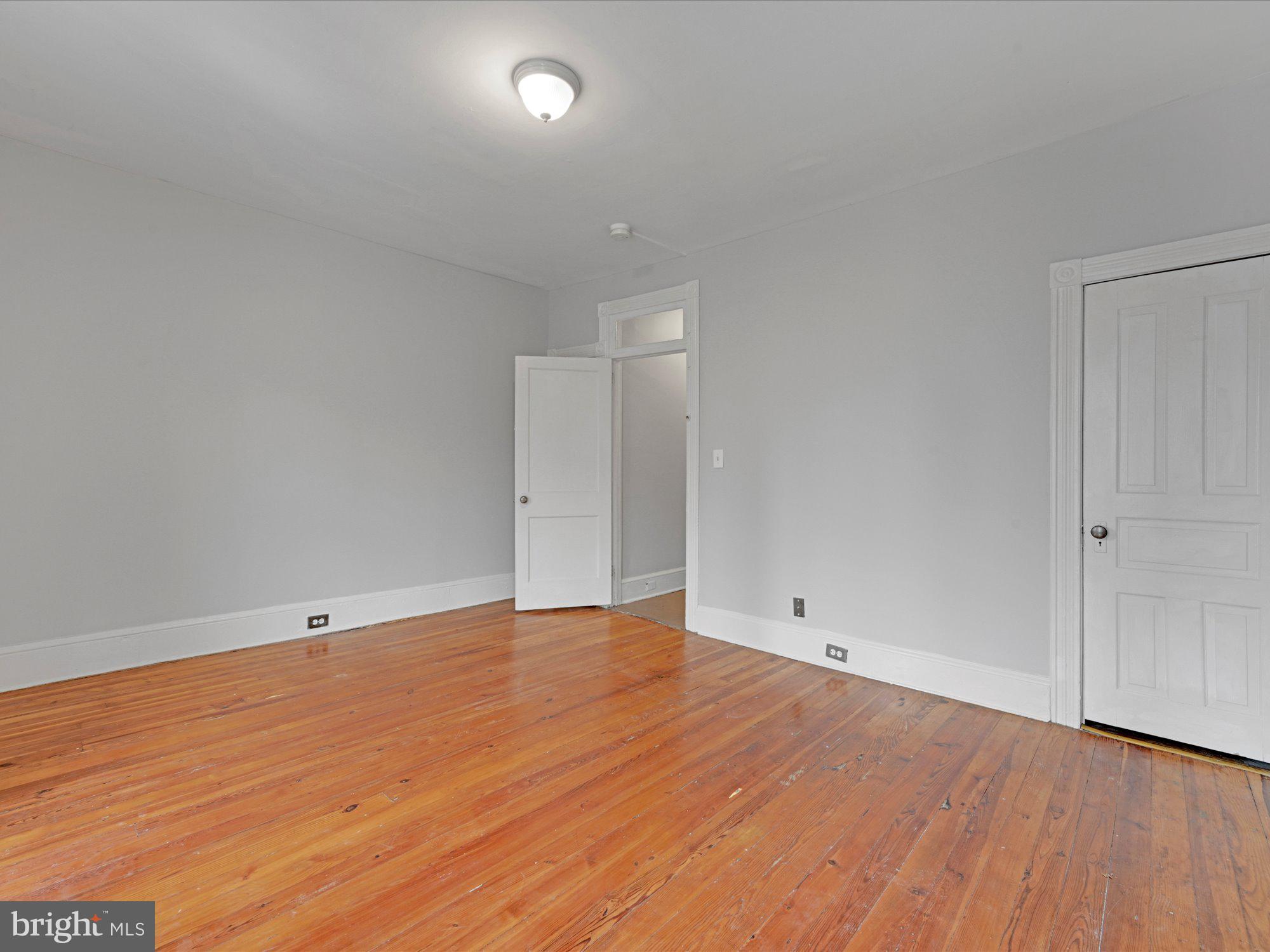 DOWNTOWN INVESTMENT DISTR - Commercial Sale