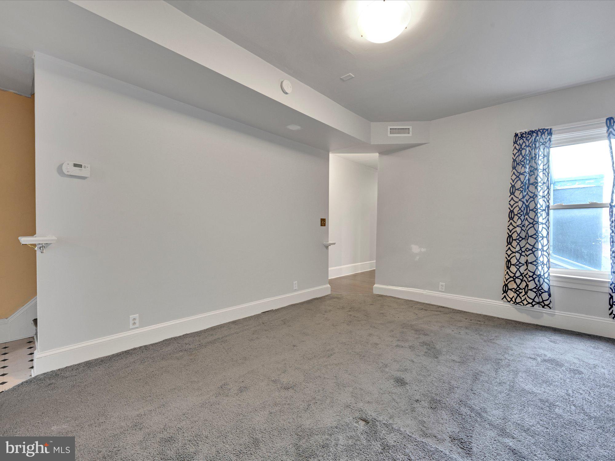 DOWNTOWN INVESTMENT DISTR - Commercial Sale