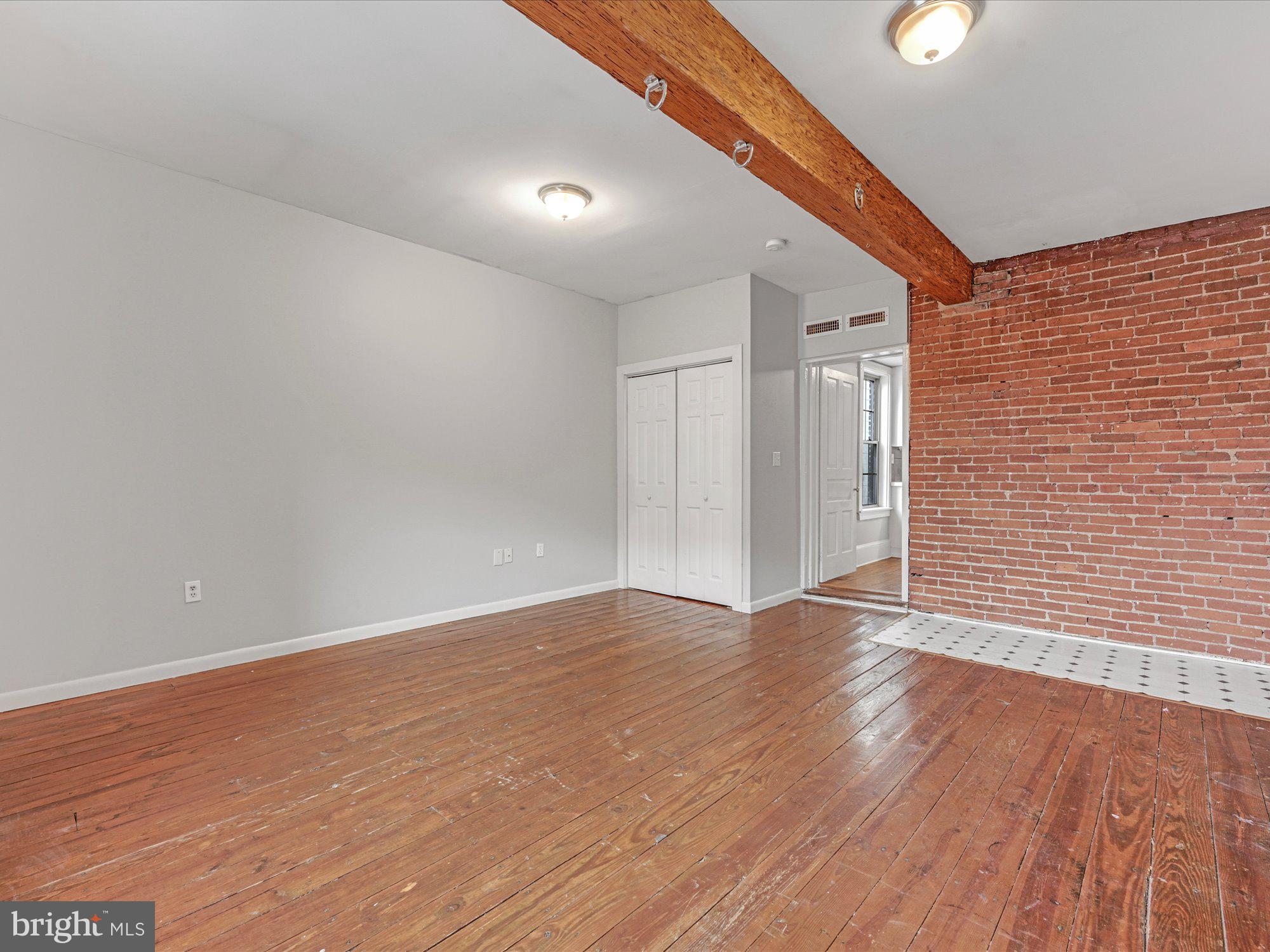 DOWNTOWN INVESTMENT DISTR - Commercial Sale