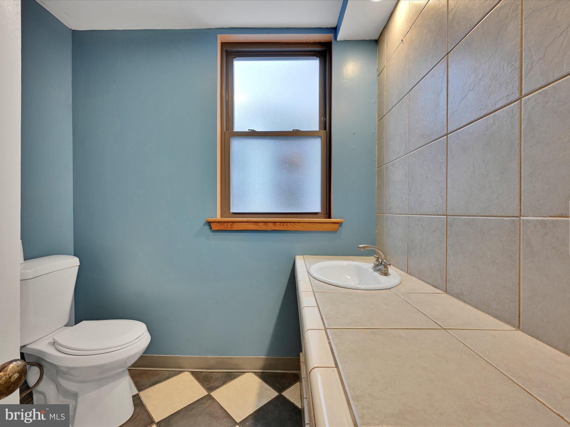 DOWNTOWN INVESTMENT DISTR - Commercial Sale