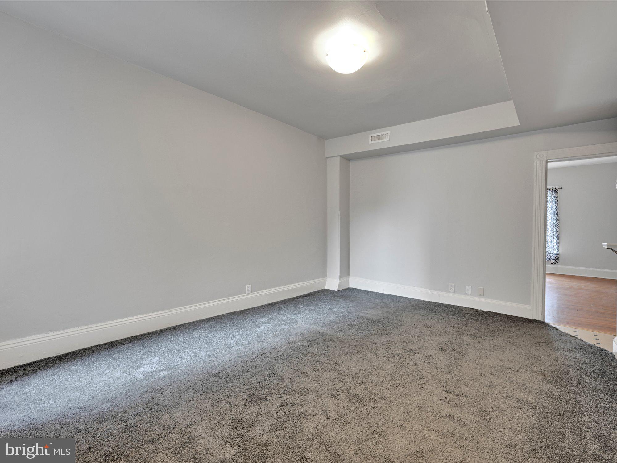 DOWNTOWN INVESTMENT DISTR - Commercial Sale