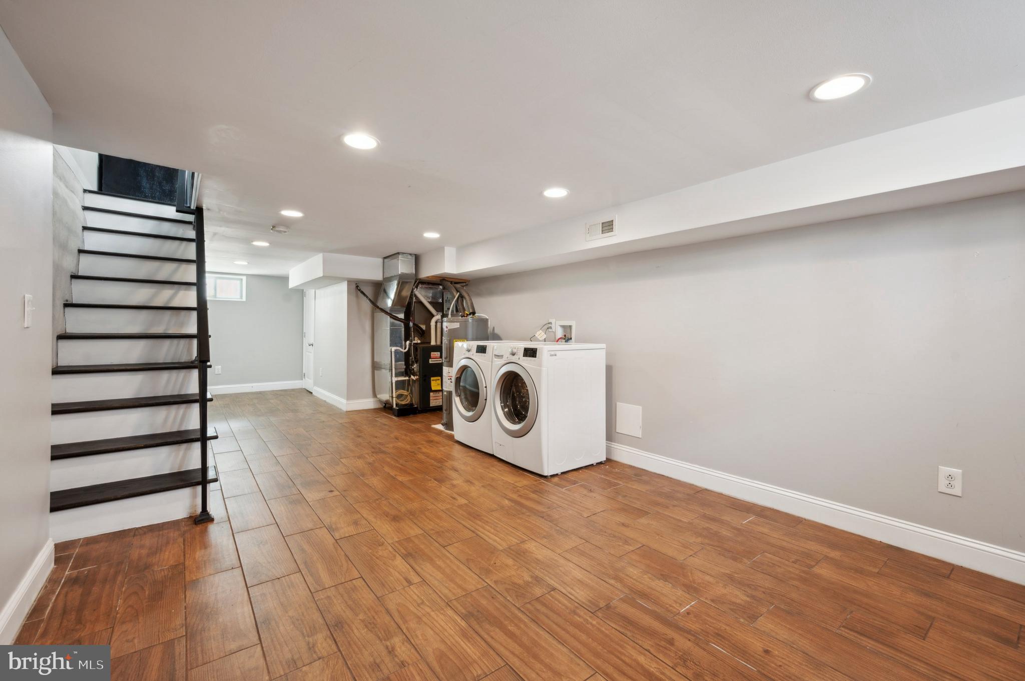 POINT BREEZE - Residential