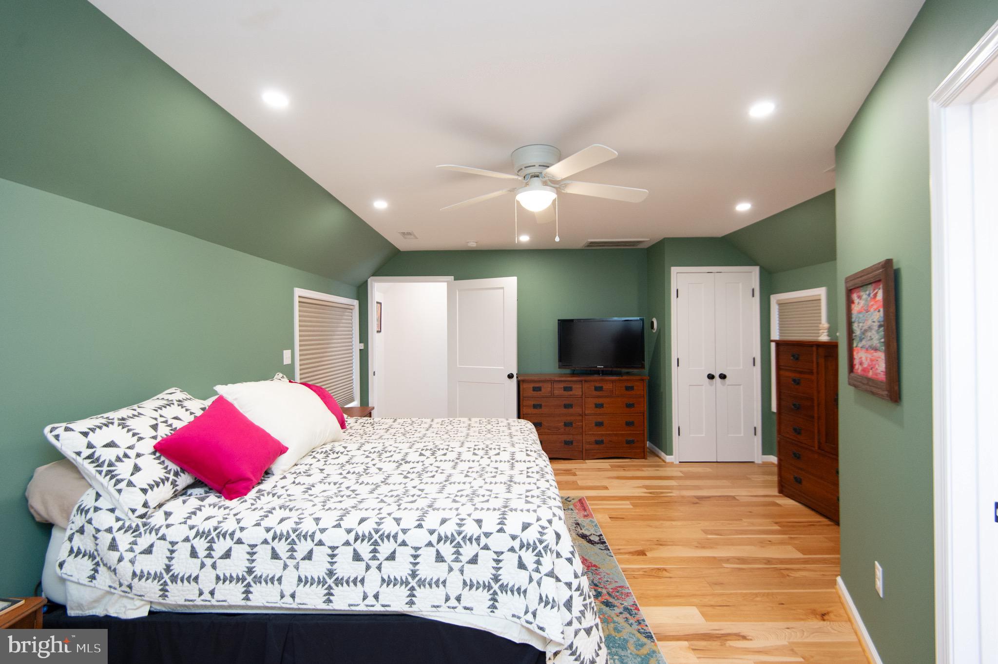 SECRETARY - Residential