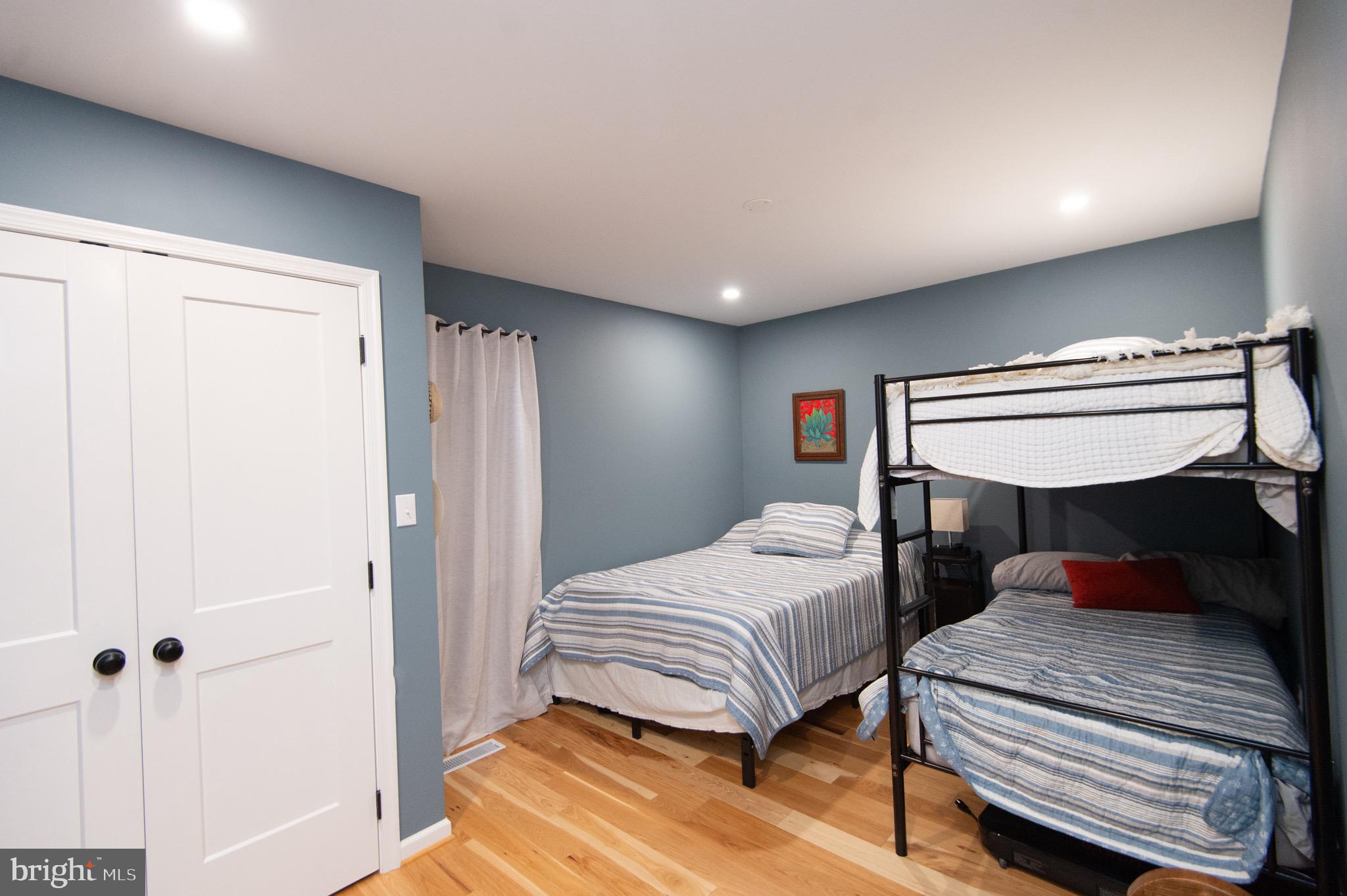 SECRETARY - Residential