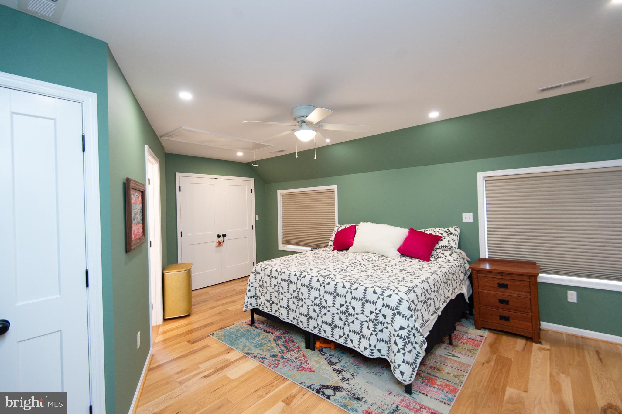 SECRETARY - Residential