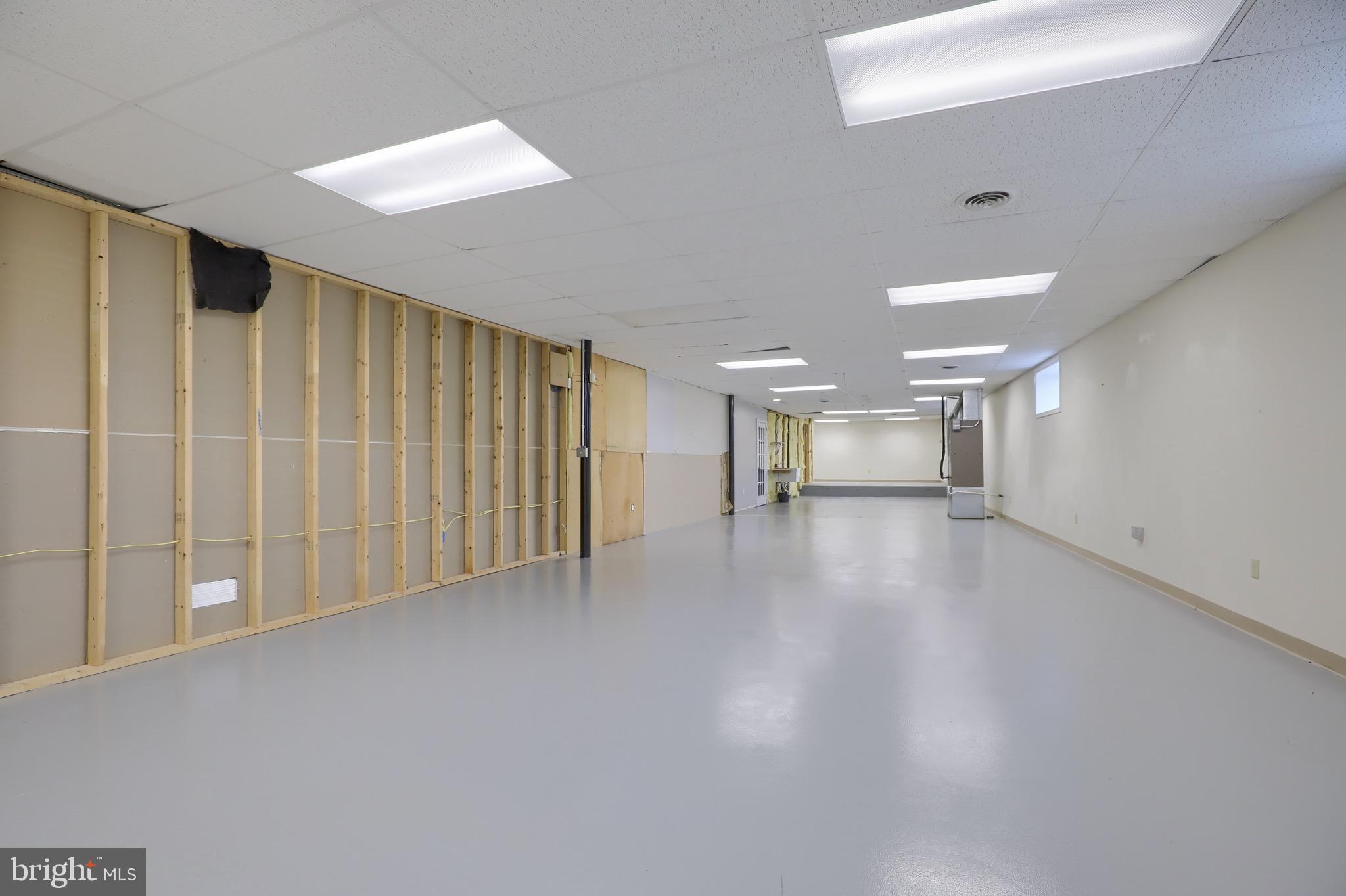 EPHRATA/LINCOLN - Commercial Sale