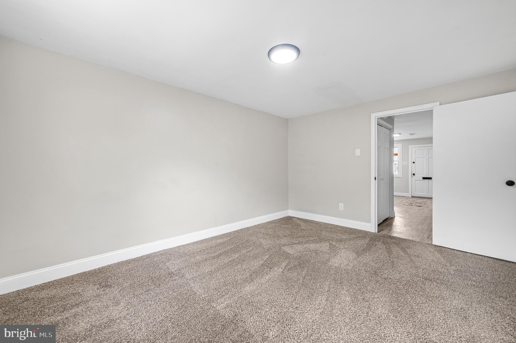 COUNTRY LANE - Residential