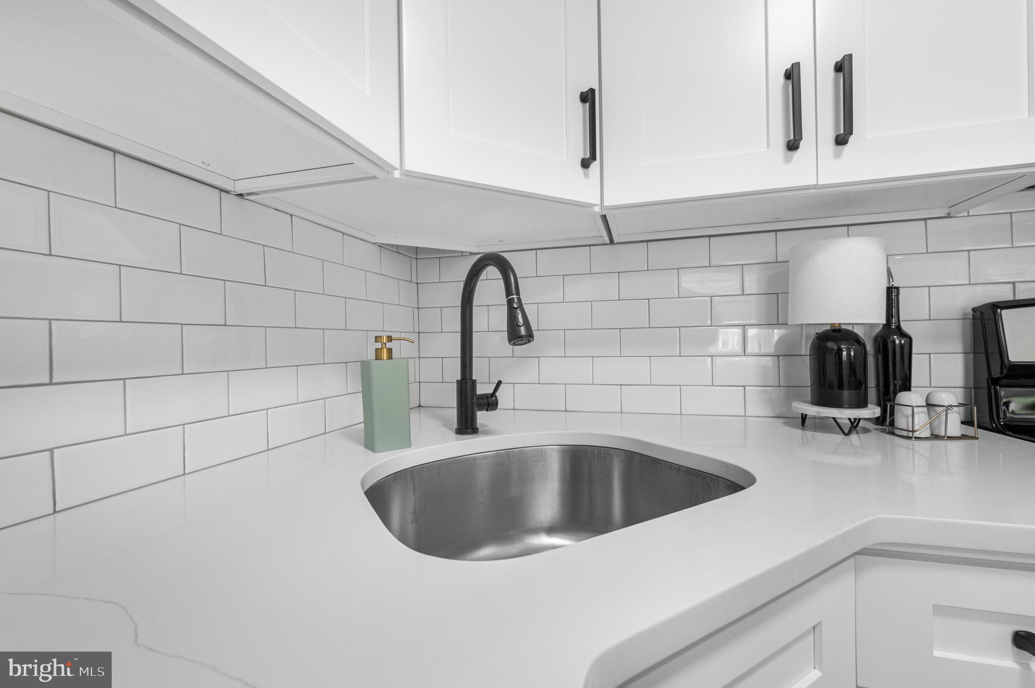 COUNTRY LANE - Residential