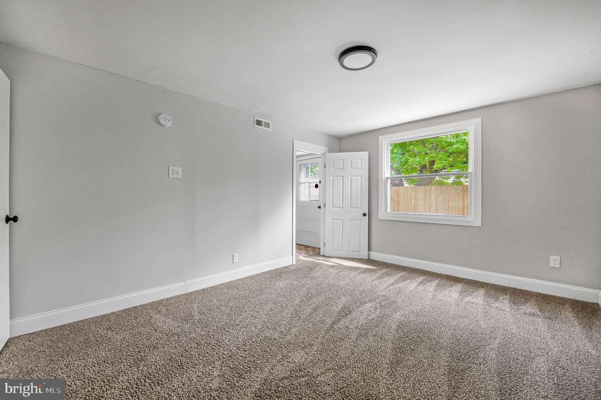 COUNTRY LANE - Residential