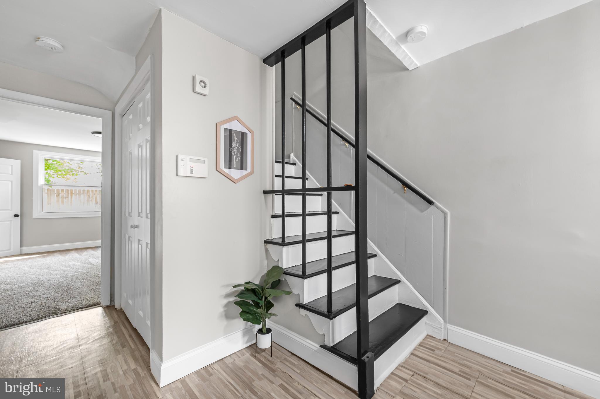 COUNTRY LANE - Residential